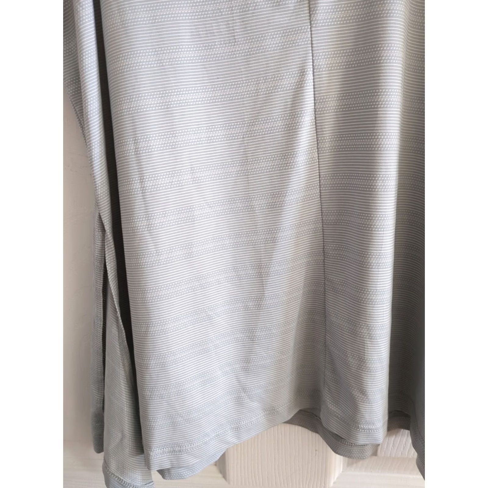 Athleta Athleta Tank Top Women L Light Blue Striped Slit Camisole Shirt Tank Size ONE SIZE - 5 Thumbnail