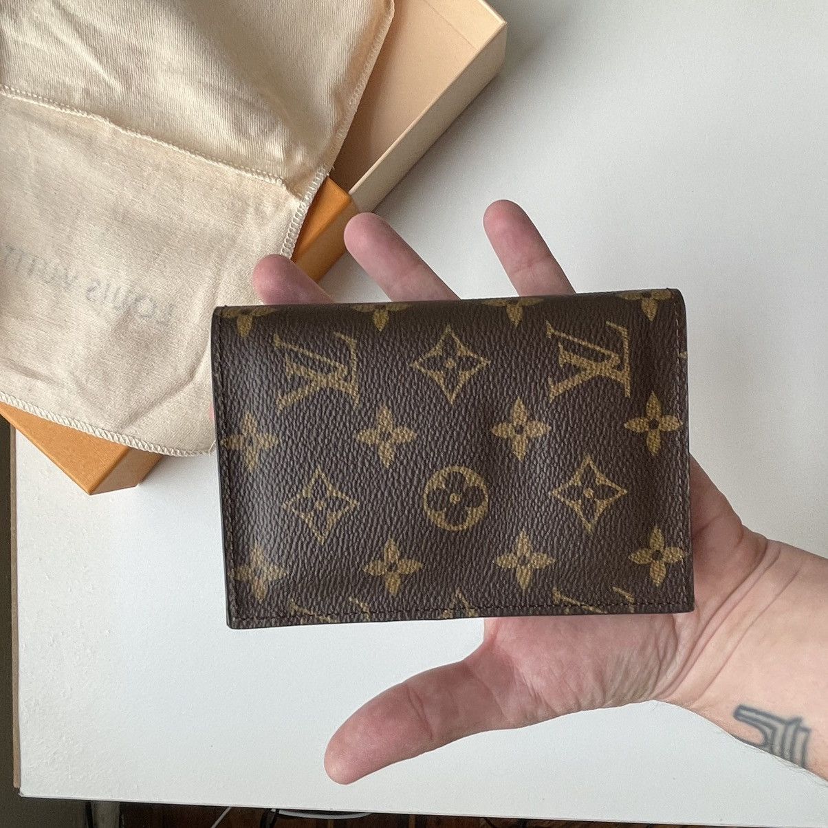 Louis Vuitton BRAND NEW LOUIS VUITTON PASSPORT COVER Size ONE SIZE - 8 Thumbnail