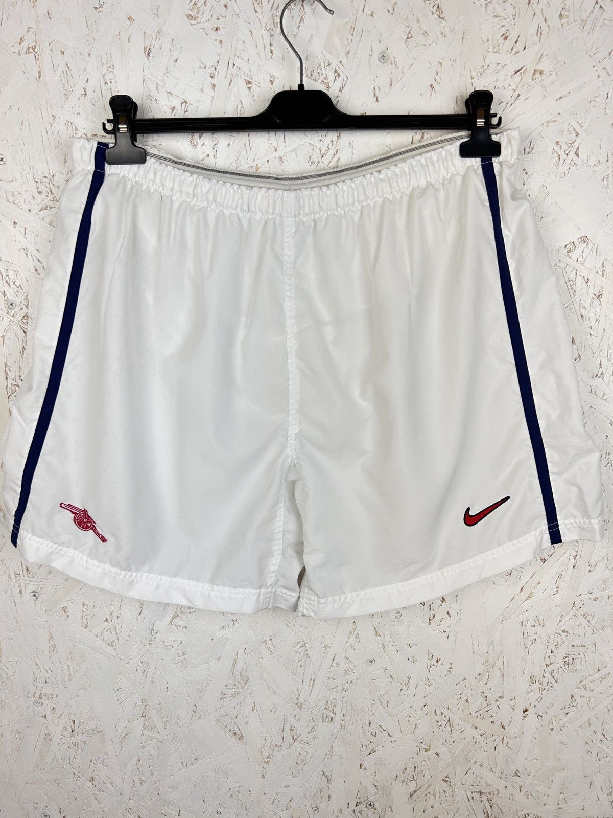 Nike 90s Vintage Nike Arsenal FC 1998/2000 Home Kit Shorts Size US 36 / EU 52 - 1 Thumbnail