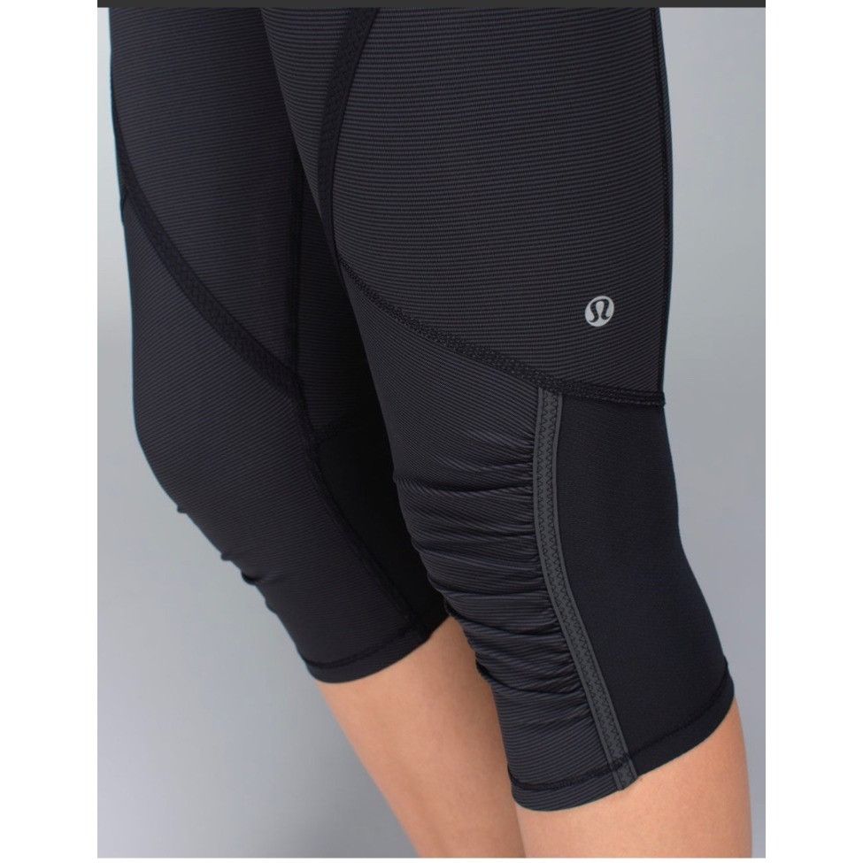 Lululemon Lululemon Run Pace Crop black/gray striped ruched sides acti Size 28" / US 6 / IT 42 - 3 Thumbnail