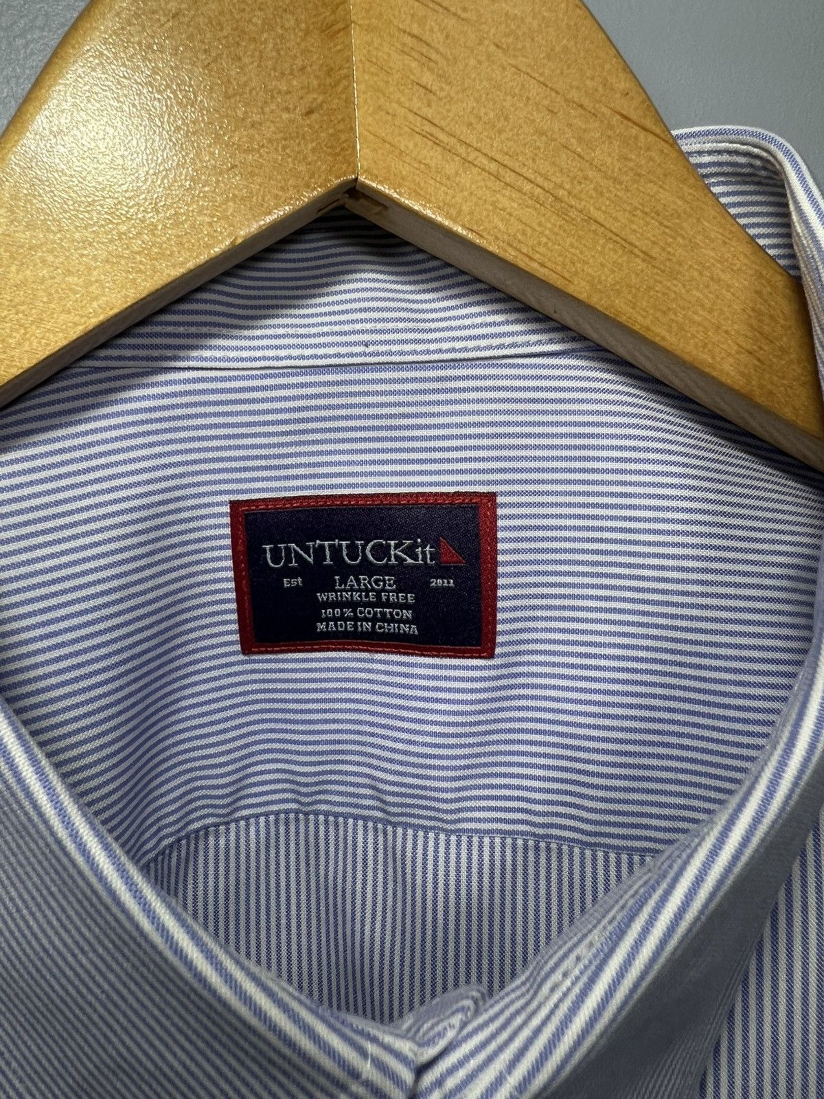 UNTUCKit Untuckit Shirt Mens Large Button Up Blue And White Striped Size US L / EU 52-54 / 3 - 3 Thumbnail