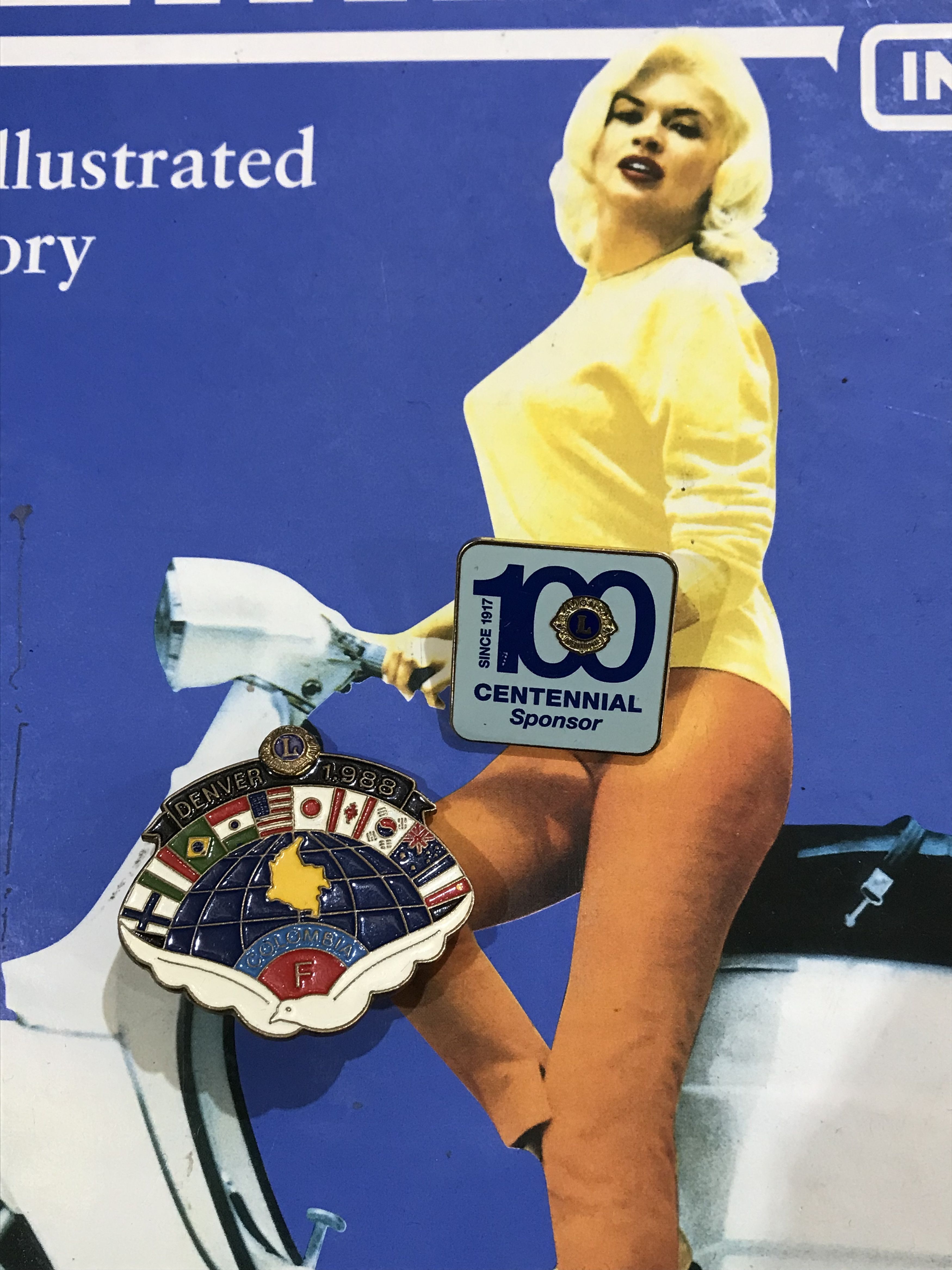 Vintage Vintage 1988 Illinois Flage Denver Mile High City Enamel Pin Size ONE SIZE - 5 Thumbnail