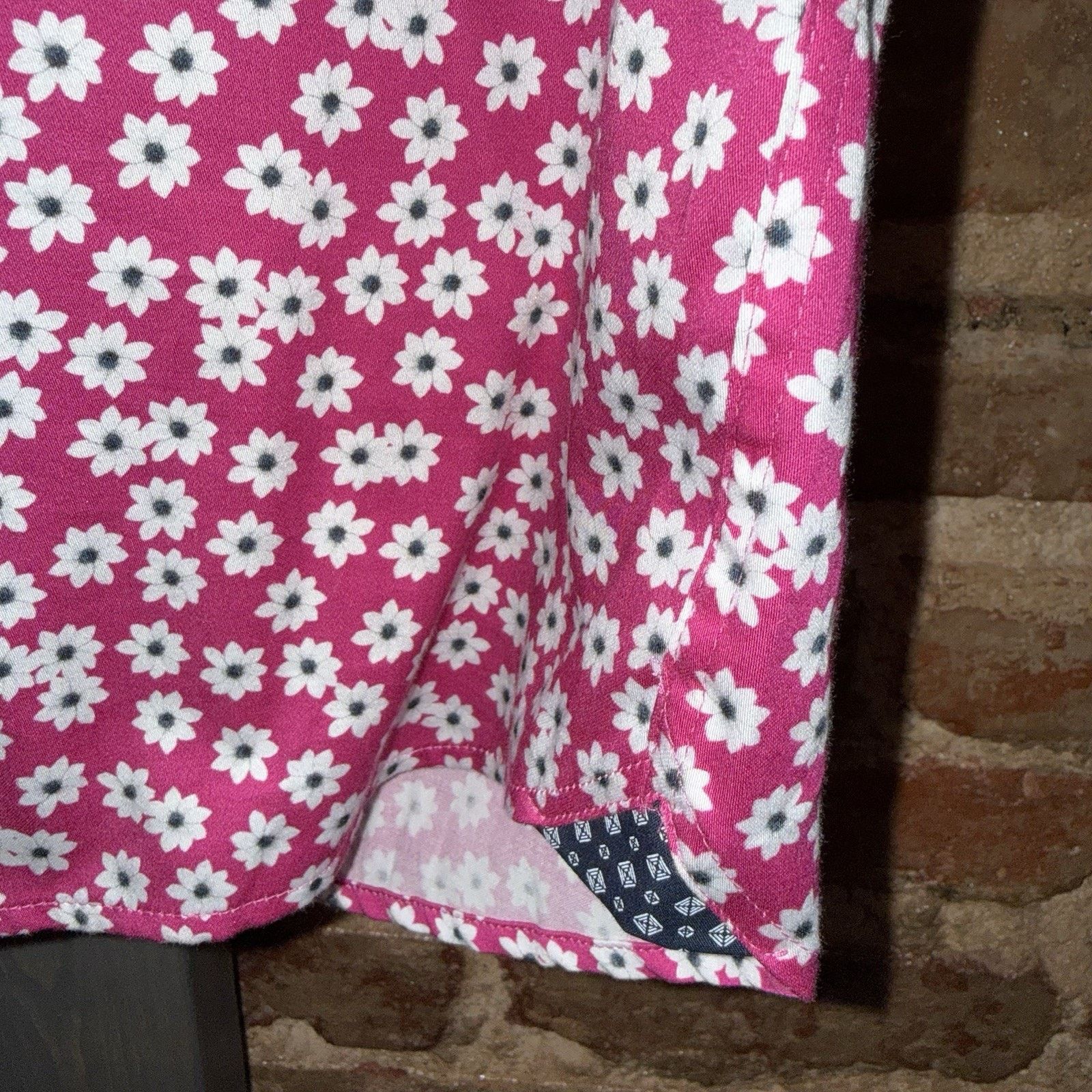 Ted Baker Ted Baker Pink Floral Valentine 💘 Button Down L Luxury EUC Size US L / EU 52-54 / 3 - 5 Thumbnail