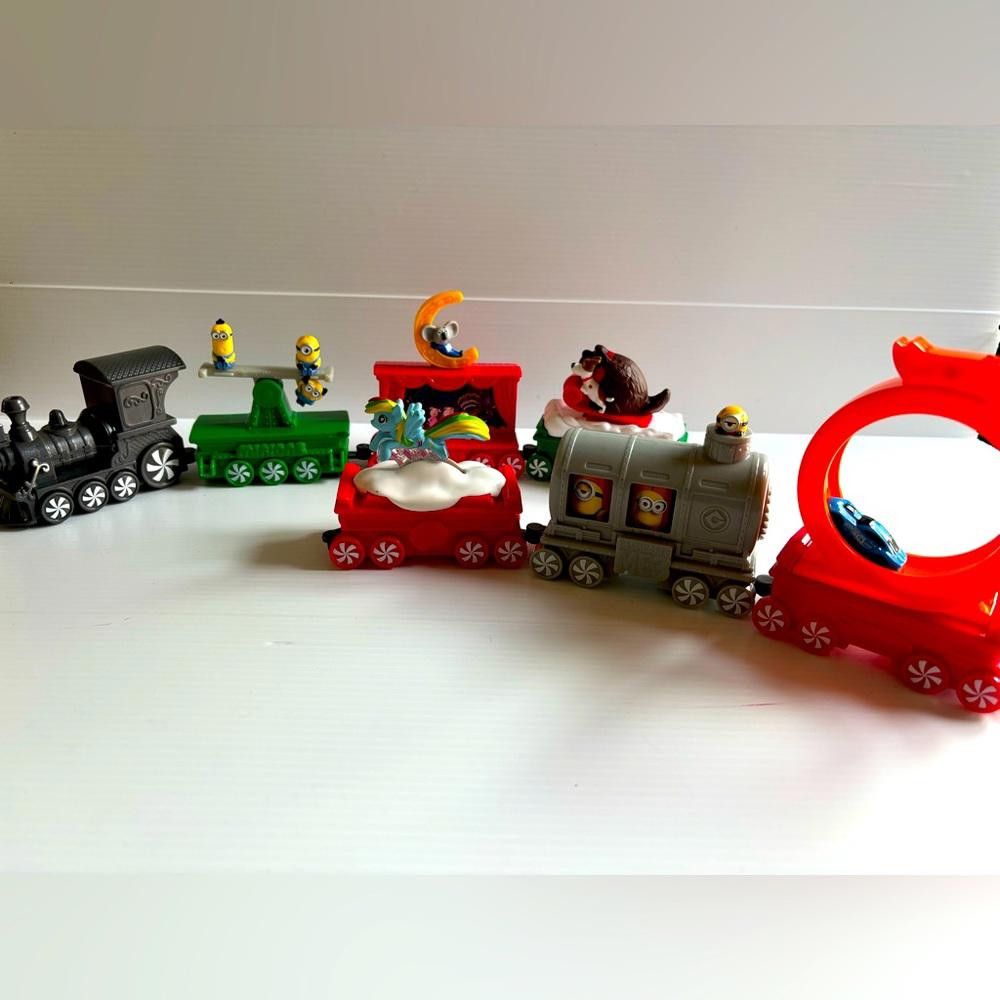 Designer McDonald's 2017 Holiday Express Train Set of 7 Size ONE SIZE - 1 Thumbnail