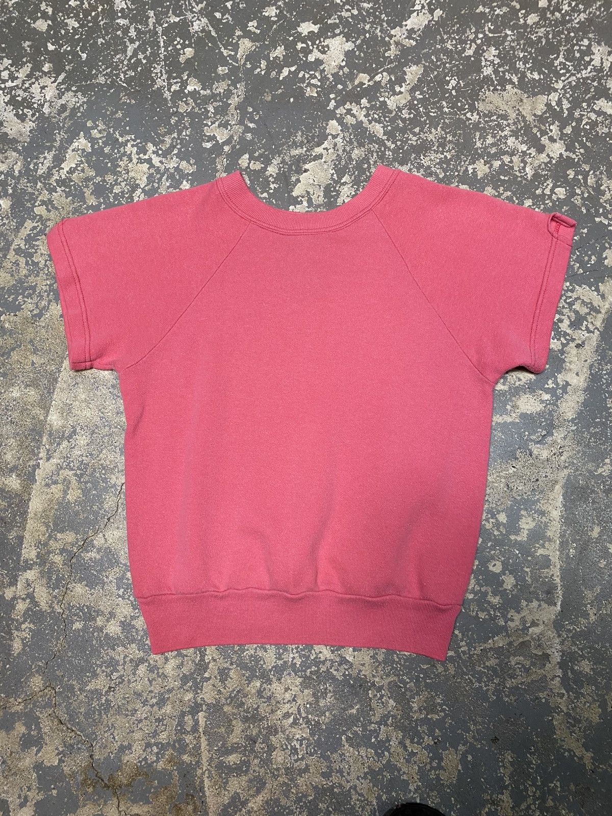 Vintage Vintage Tultex Pink Blank Short Sleeve Crewneck Sweatshirt Size US S / EU 44-46 / 1 - 1 Thumbnail