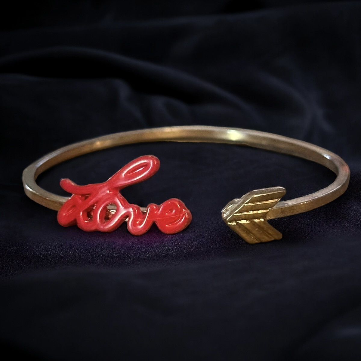 Other Love open arrow bangle bracelet Size ONE SIZE - 1 Thumbnail