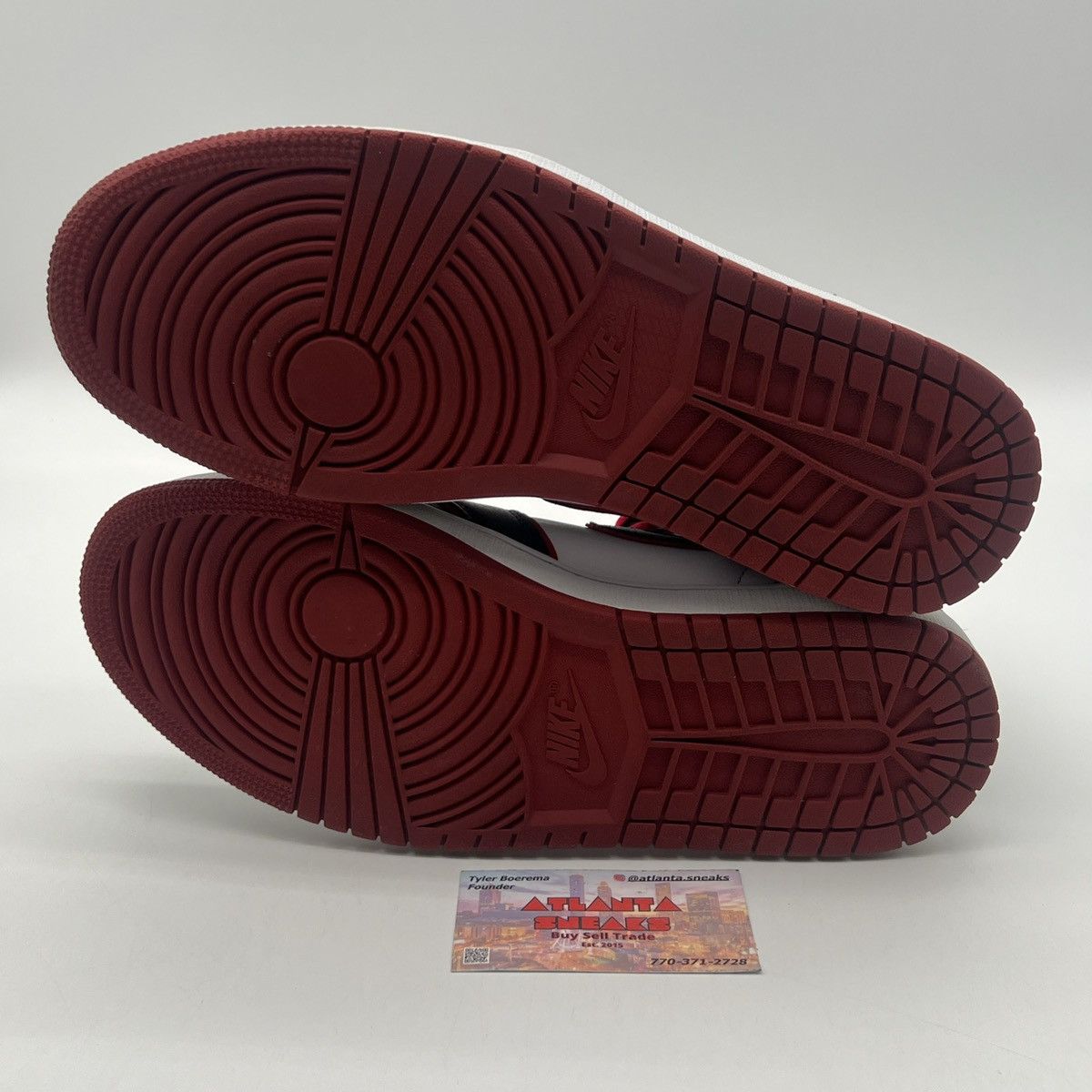 Nike Air Jordan 1 high bloodline Size US 10.5 / EU 43-44 - 7 Thumbnail