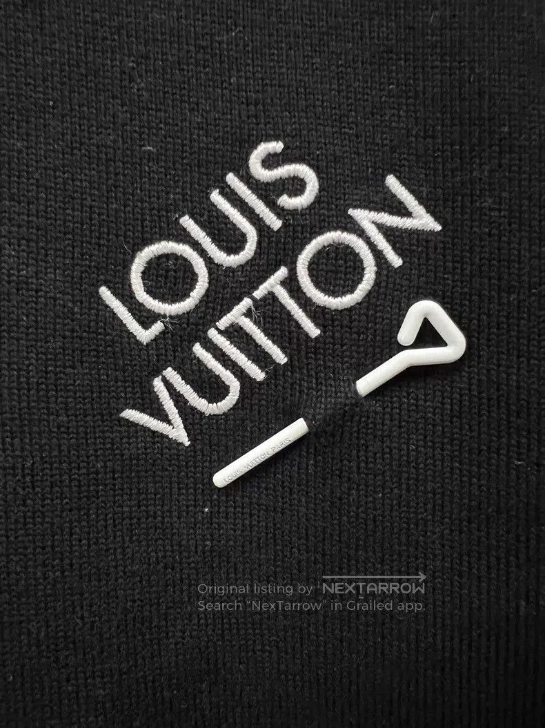 Louis Vuitton Louis Vuitton Black pin short sleeve Size US XS / EU 42 / 0 - 3 Thumbnail