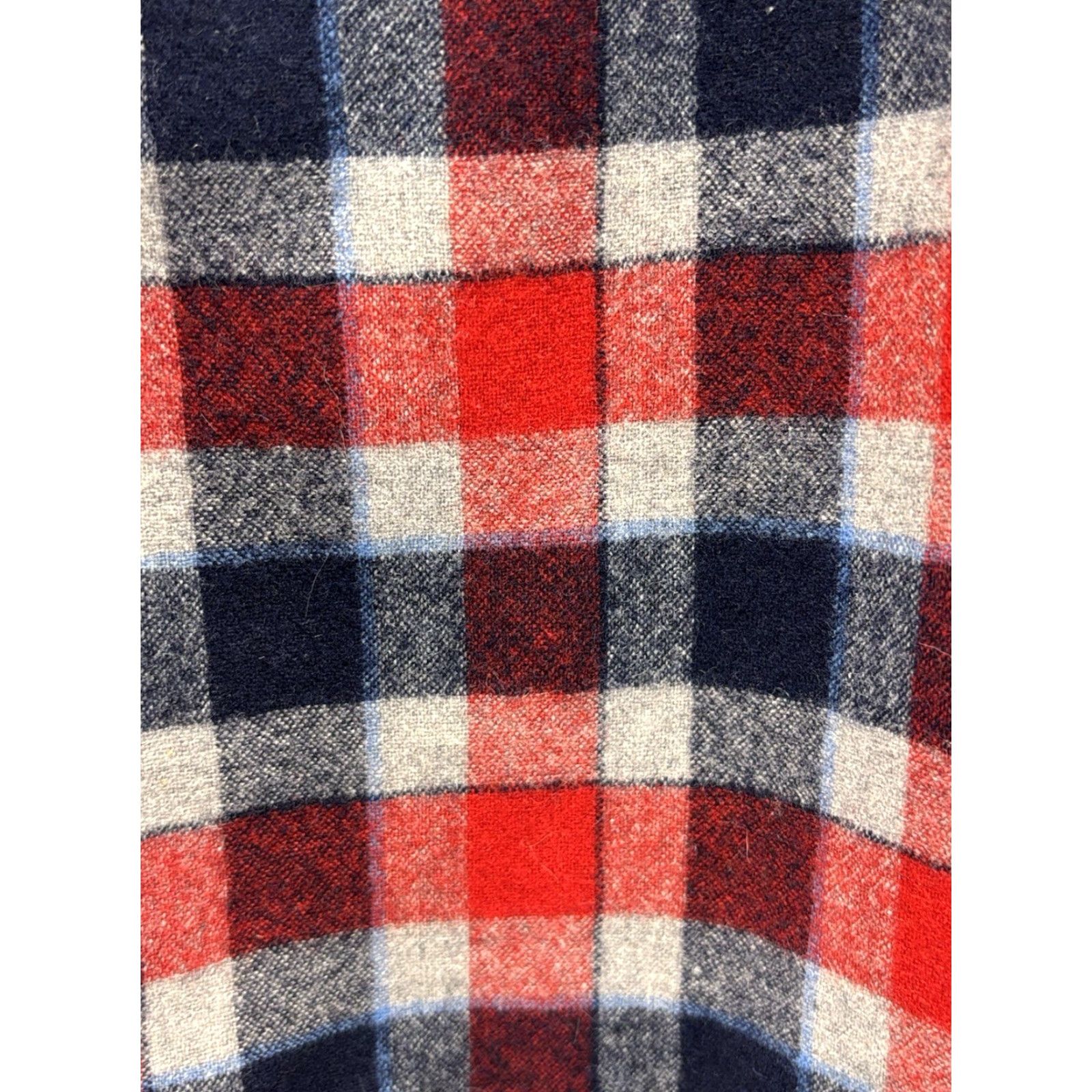 Pendleton VINTAGE Pendleton Shirt Men’s Large 100% Wool Red Plaid Made In USA 70s Mens Shirt Size US L / EU 52-54 / 3 - 4 Thumbnail