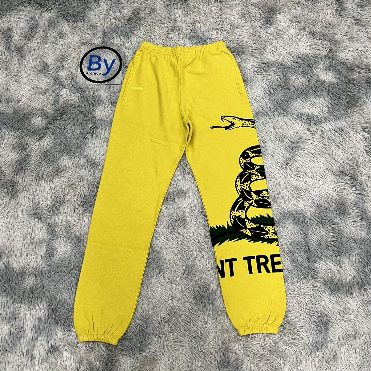 Vetements Vetements x Reebok SS17 show nylon pants | Grailed