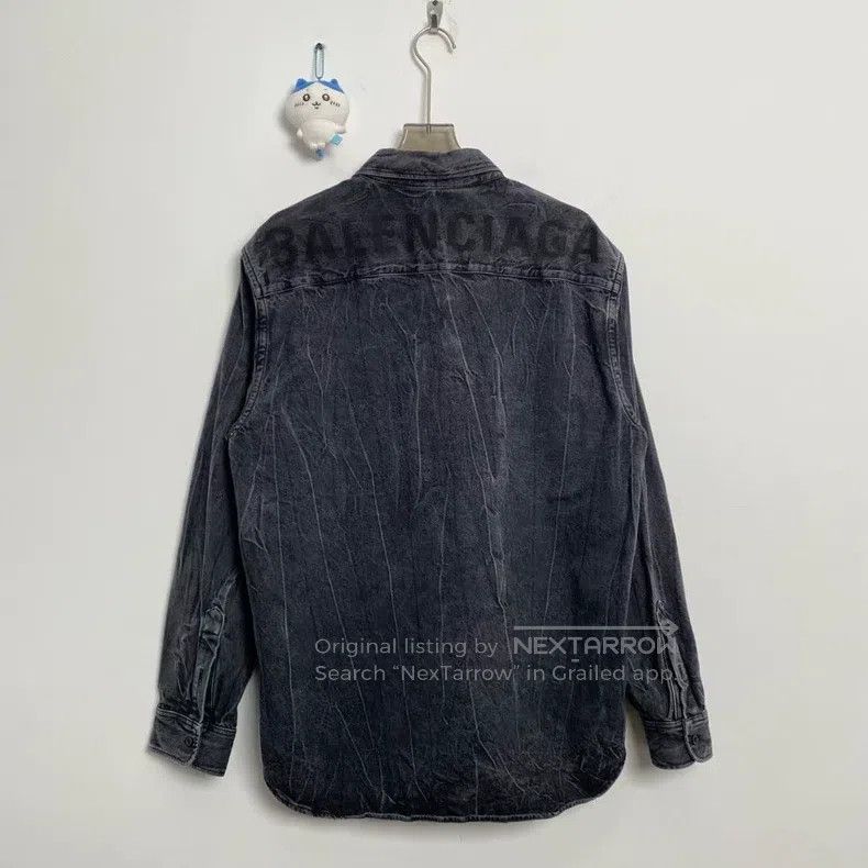 Balenciaga Balenciaga size 39 Distressed design back logo denim shirt Size US M / EU 48-50 / 2 - 3 Thumbnail