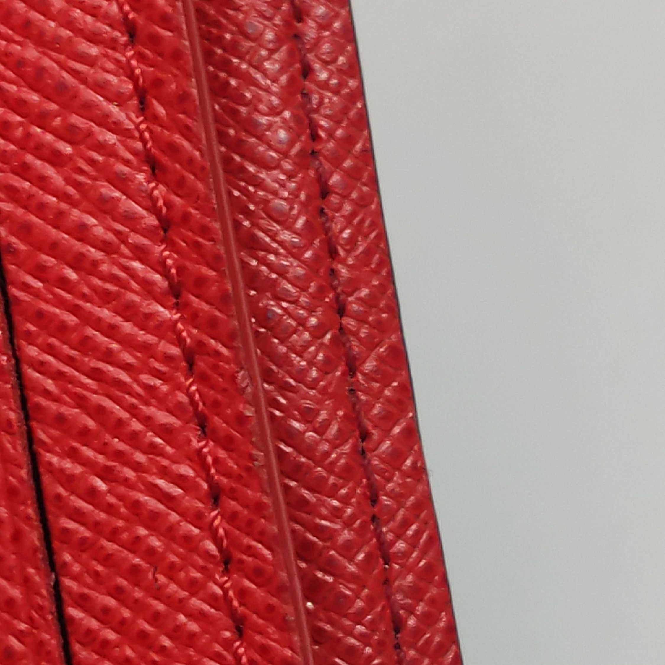Louis Vuitton Louis Vuitton (LV) Victorine leather colorblock bird patter Size ONE SIZE - 9 Thumbnail