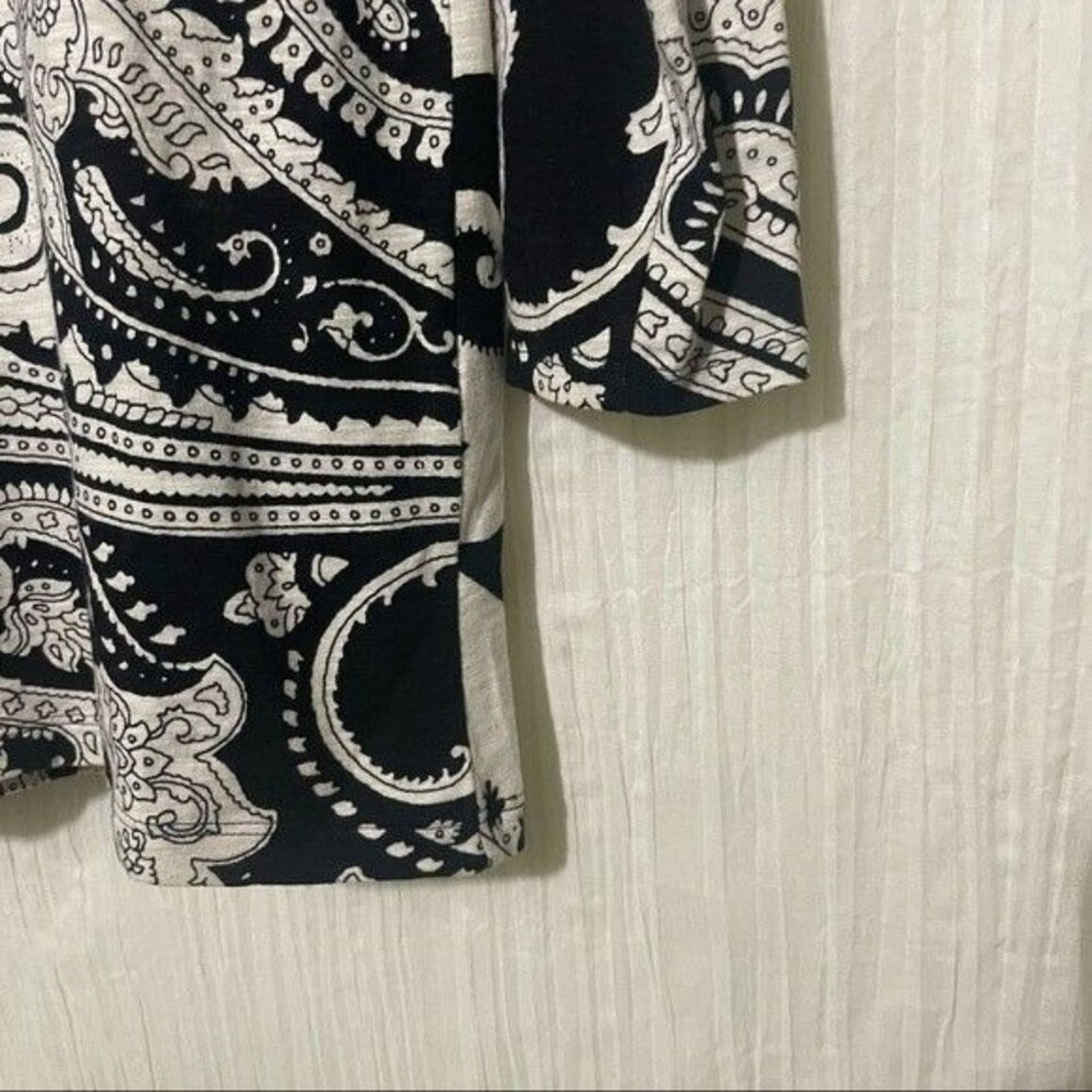 Chicos Chico's Shirt White with Black Paisley Print 3/4 Sleeves XS Size XS / US 0-2 / IT 36-38 - 7 Thumbnail