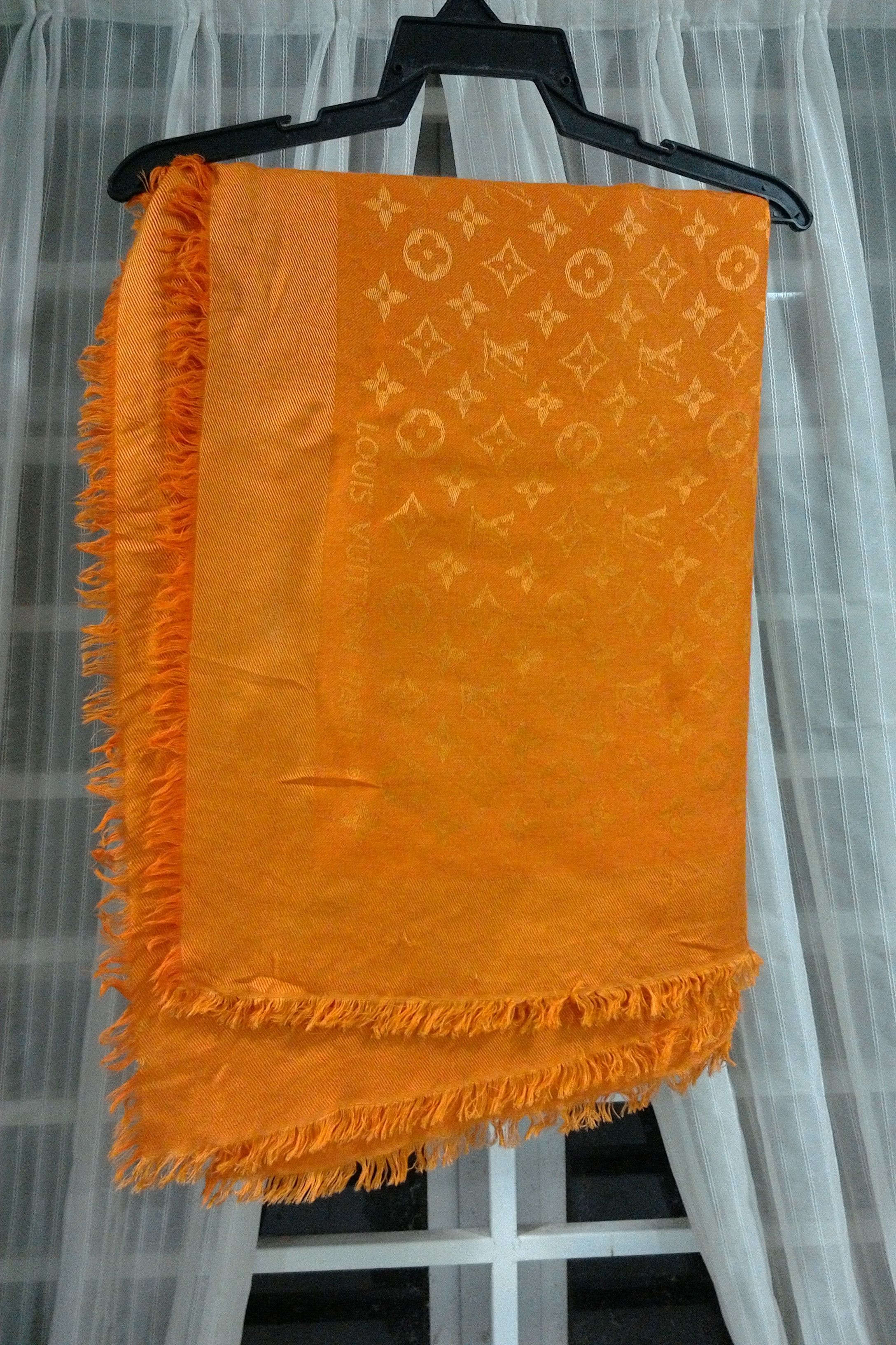 Louis Vuitton Louis Vuitton Scarf Silk Metal Monogram Patern LV Size ONE SIZE - 2 Thumbnail