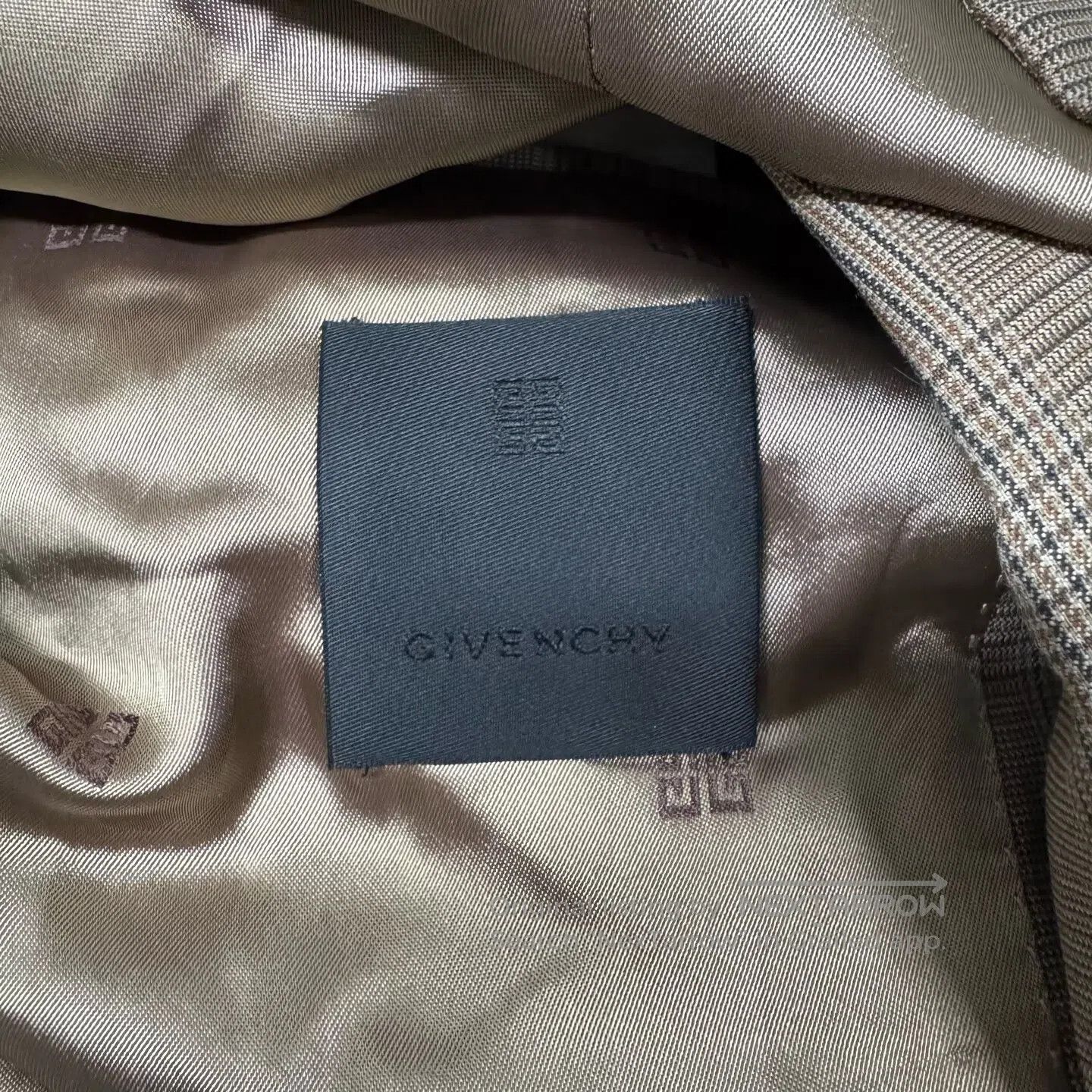 Givenchy Givenchy Checkered pattern; Silver buckle; Trench coat| Size US S / EU 44-46 / 1 - 7 Thumbnail