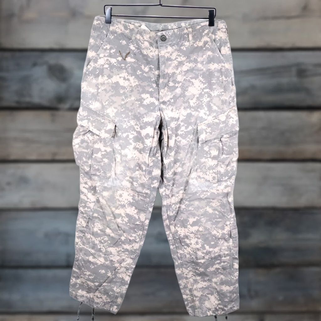 Propper VTG Propper Camouflage Cargo Pants Men's Medium Regular 34 x 31 Green Ripstop Cargo 90s Army Nature Outdoor Pockets Mens Size US 34 / EU 50 - 1 Thumbnail