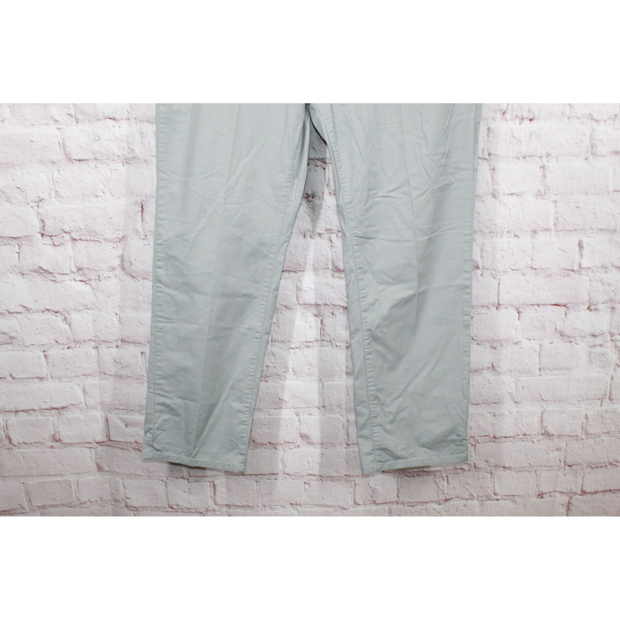 L.L. Bean LL Bean Men's Performance Chinos Classic Fit Size US 40 / EU 56 - 3 Thumbnail