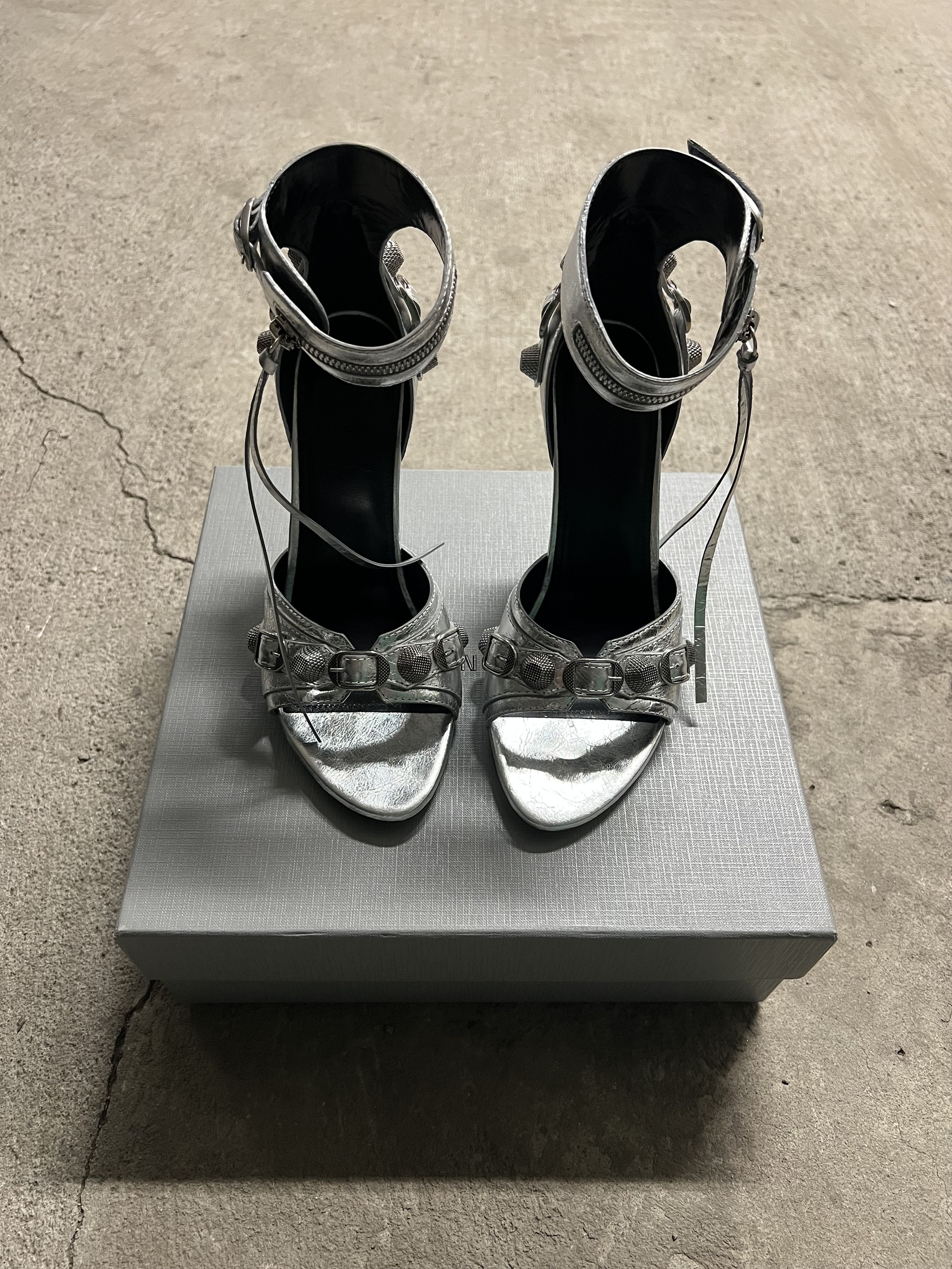 Balenciaga Balenciaga Metallic Silver Le Cagole Open Toe Heel Size US 9 / IT 39 - 2 Thumbnail