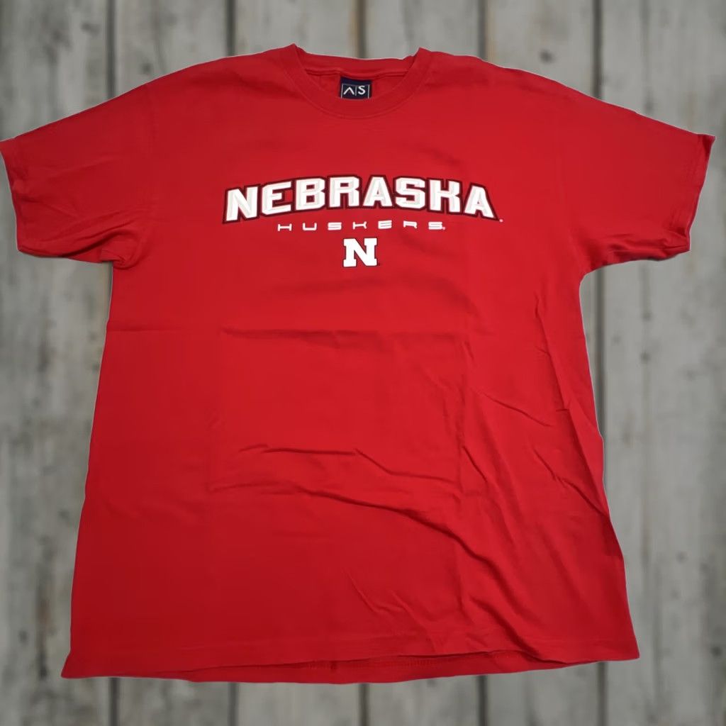 Vintage VINTAGE AS Sports Huskers T Shirt Men Size L Red Cotton Logo Graphic Print Short Sleeve Pullover University Nebraska Fans Mens Size US L / EU 52-54 / 3 - 1 Thumbnail