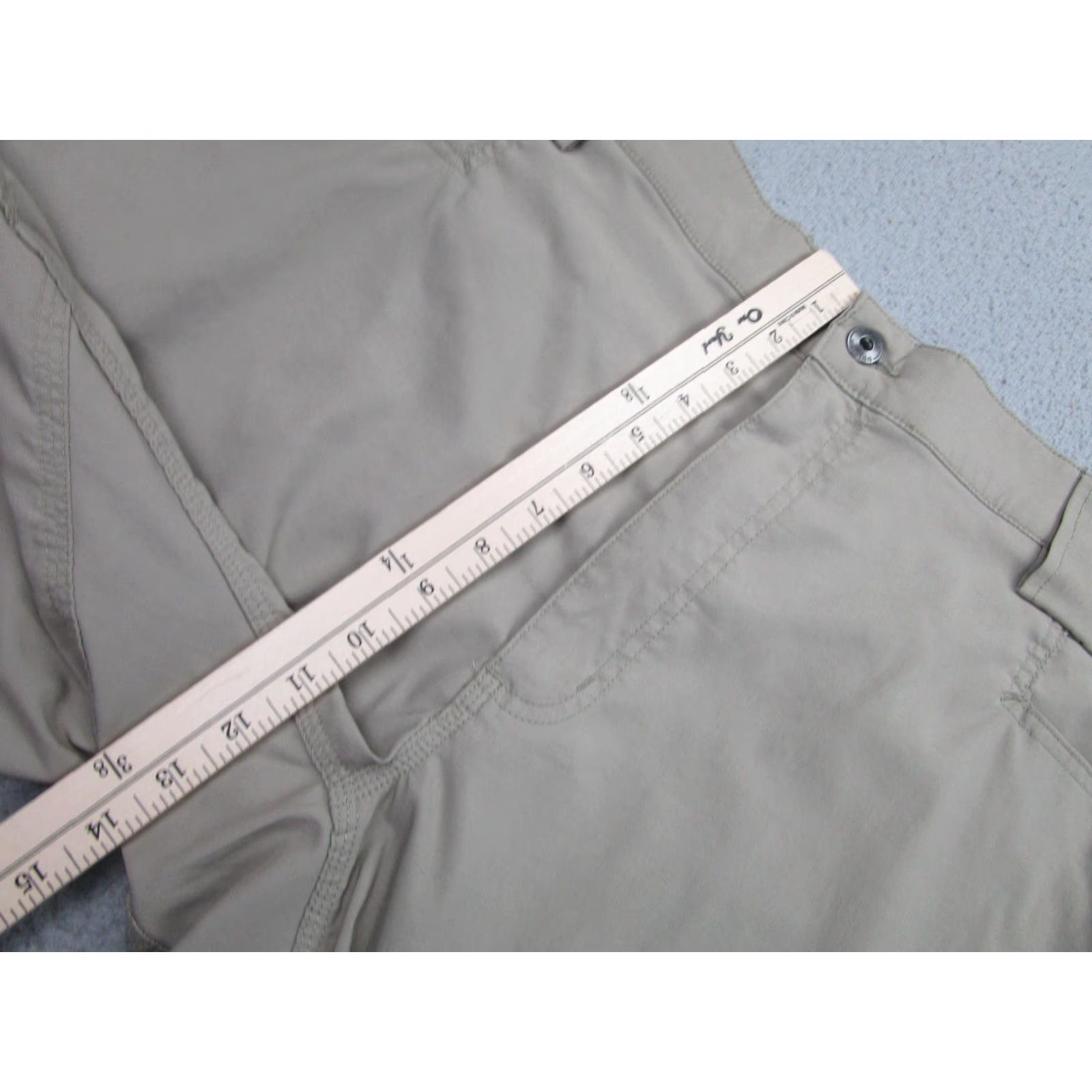 Duluth Trading Company Duluth Trading Shorts Mens 44 Standard Fit Outdoor Hiking Lightweight Pockets Beige Khaki Cargo Regular Inseam 10 in Front Flat Front Pockets Size US 44 / EU 60 - 5 Thumbnail
