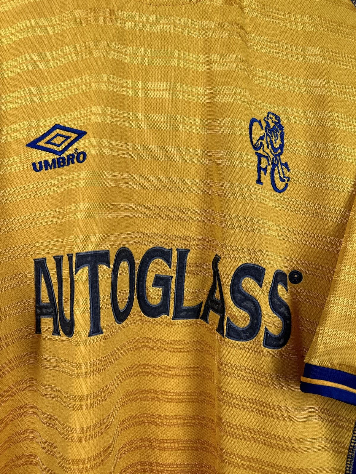 Umbro Vintage Umbro x Chelsea FC 2000/01 Away Kit Soccer Jersey Size US M / EU 48-50 / 2 - 2 Thumbnail