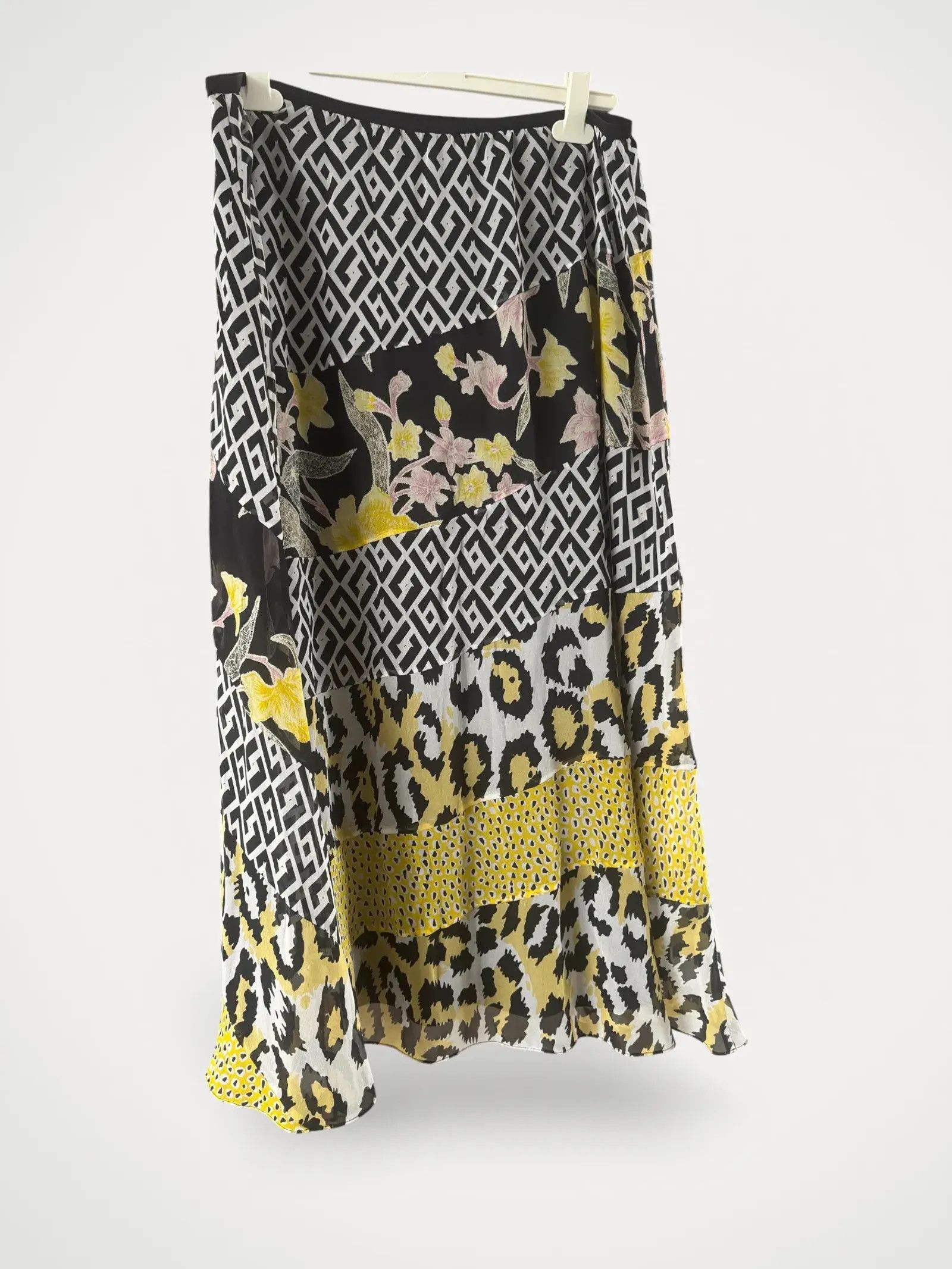 Diane von Furstenberg Diane von Furstenberg Skirt Size 30" / US 8 / IT 44 - 1 Thumbnail