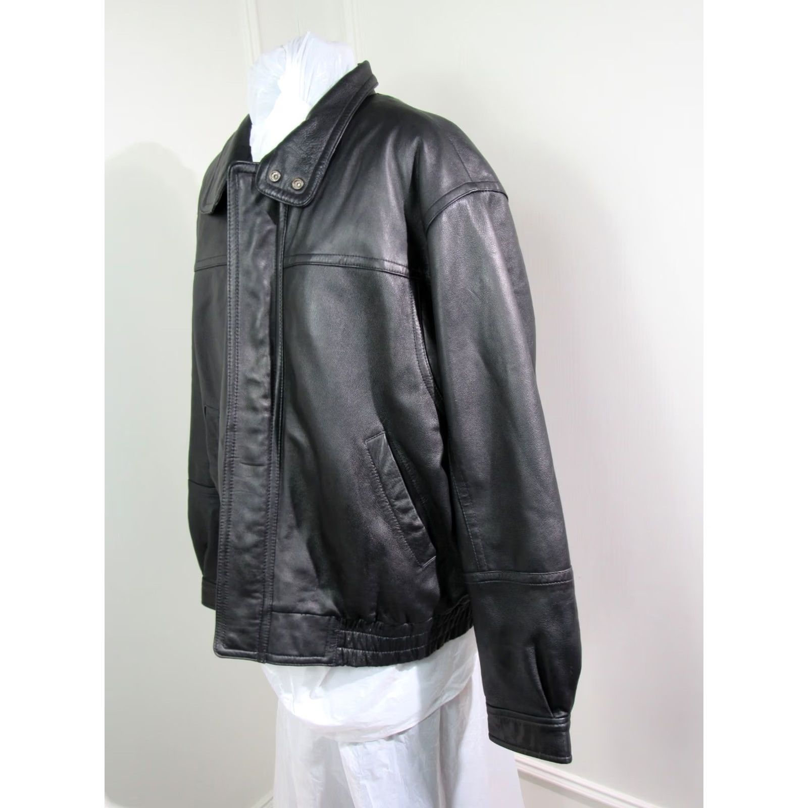Wilson VINTAGE Wilson Black Leather Bomber Jacket Size L with Detachable Thinsulate Lining Mens Size US L / EU 52-54 / 3 - 5 Thumbnail