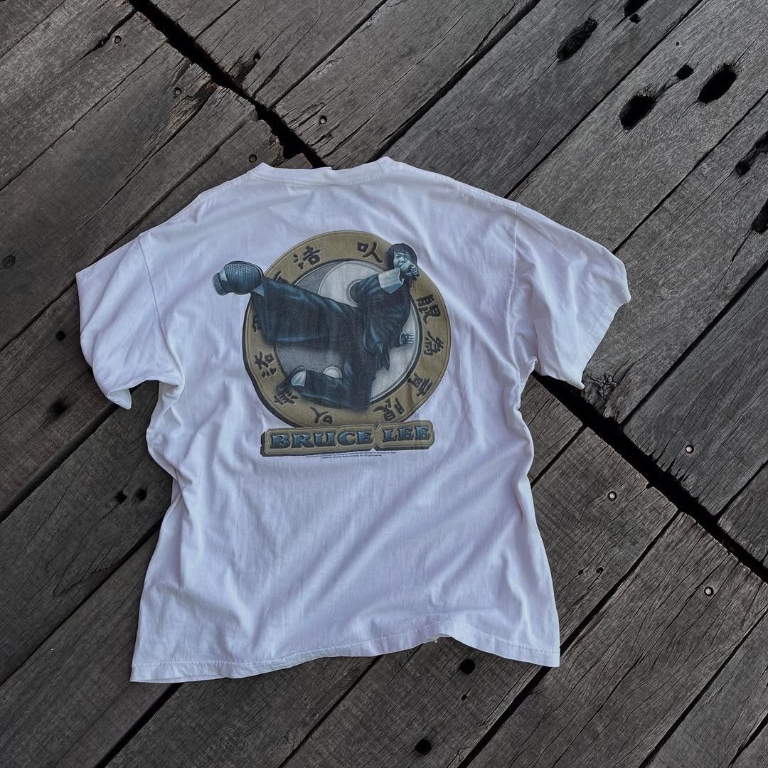 Universal Studios Vintage 90s Bruce Lee movie t shirt Size US XXL / EU 58 / 5 - 1 Thumbnail
