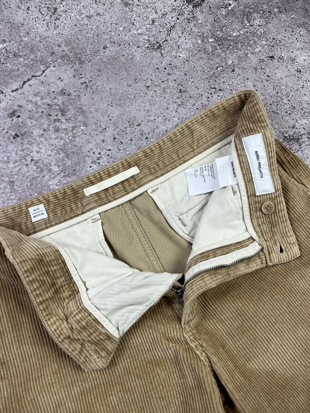 Norse Projects Aros Corduroy Shorts Beige Minimalist Chino Italy Size US 32 / EU 48 - 4 Thumbnail