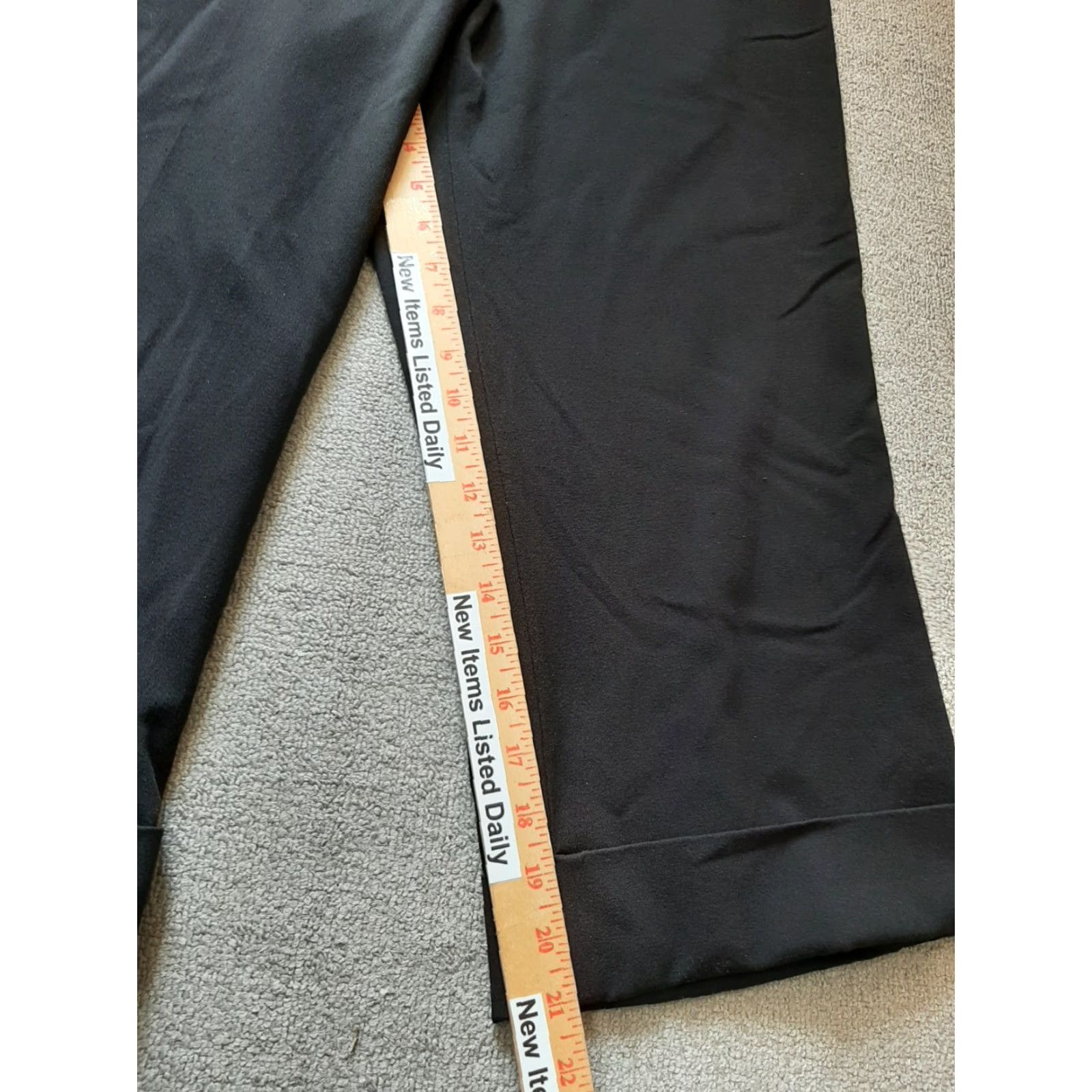 Haggar HAGGAR Pants Capris Women 12P Petite Black Polyester Microfiber Zipper Pockets Straight Vintage N/A Size 34" / US 12 / IT 48 - 2 Thumbnail