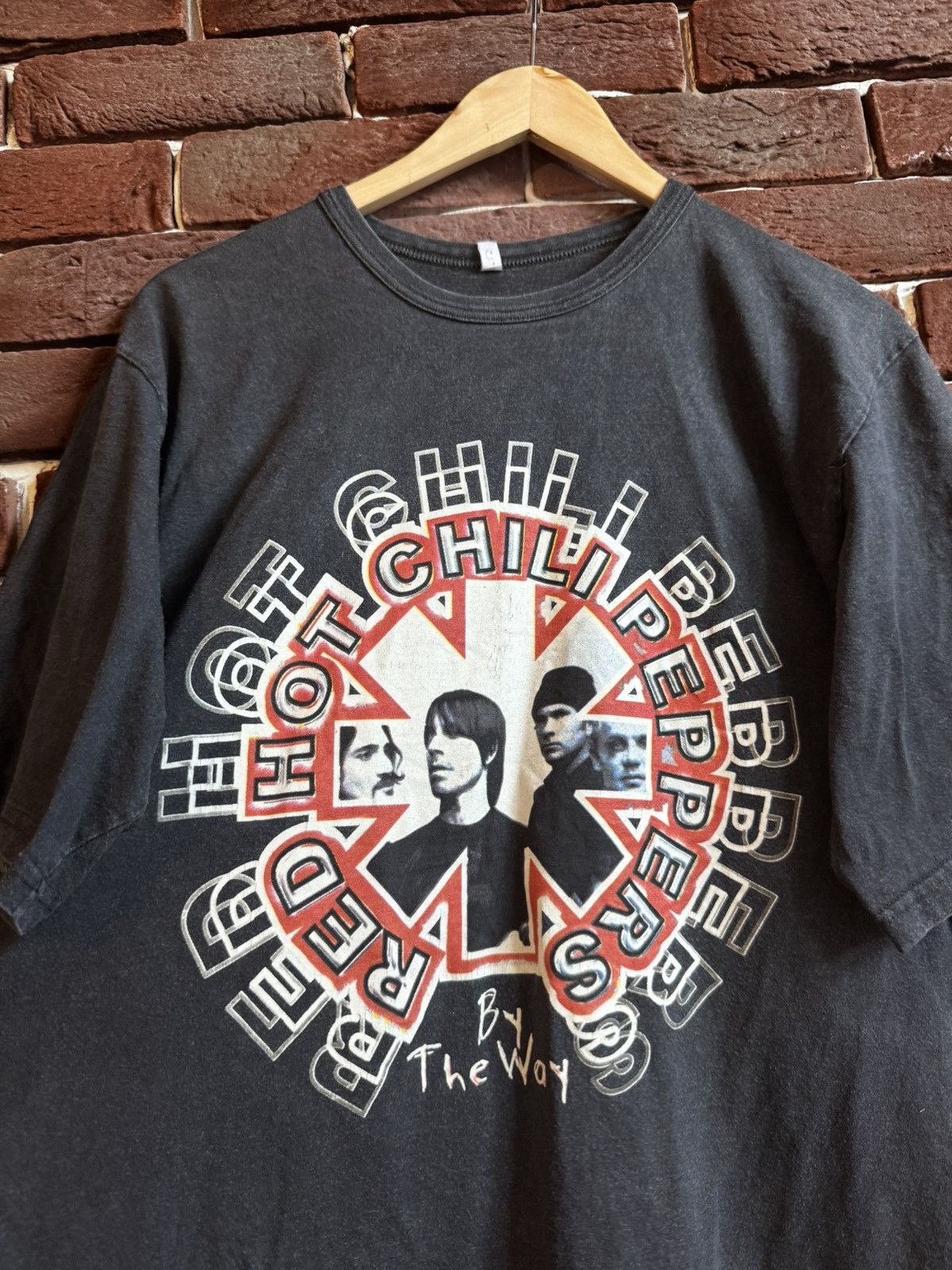 Band Tees Rare Vintage 00s Red Hot Chili Peppers RHCP T Shirt Rock Y2K Size US L / EU 52-54 / 3 - 3 Thumbnail