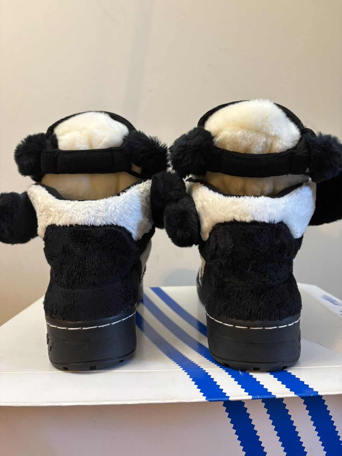 Adidas × Jeremy Scott adidas JS Jeremy Scott Bear Panda Black White Size US 9 / EU 42 - 5 Thumbnail