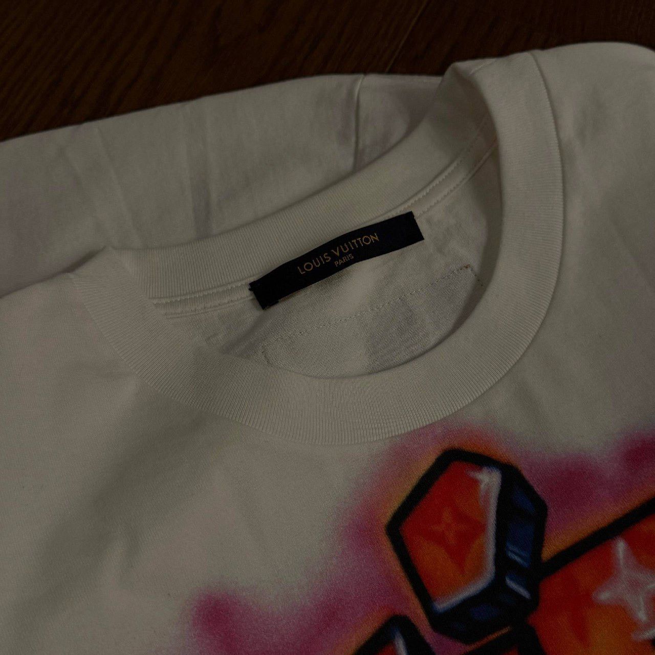 Louis Vuitton Louis Vuitton Graffiti Logo T-shirt Size US L / EU 52-54 / 3 - 5 Thumbnail