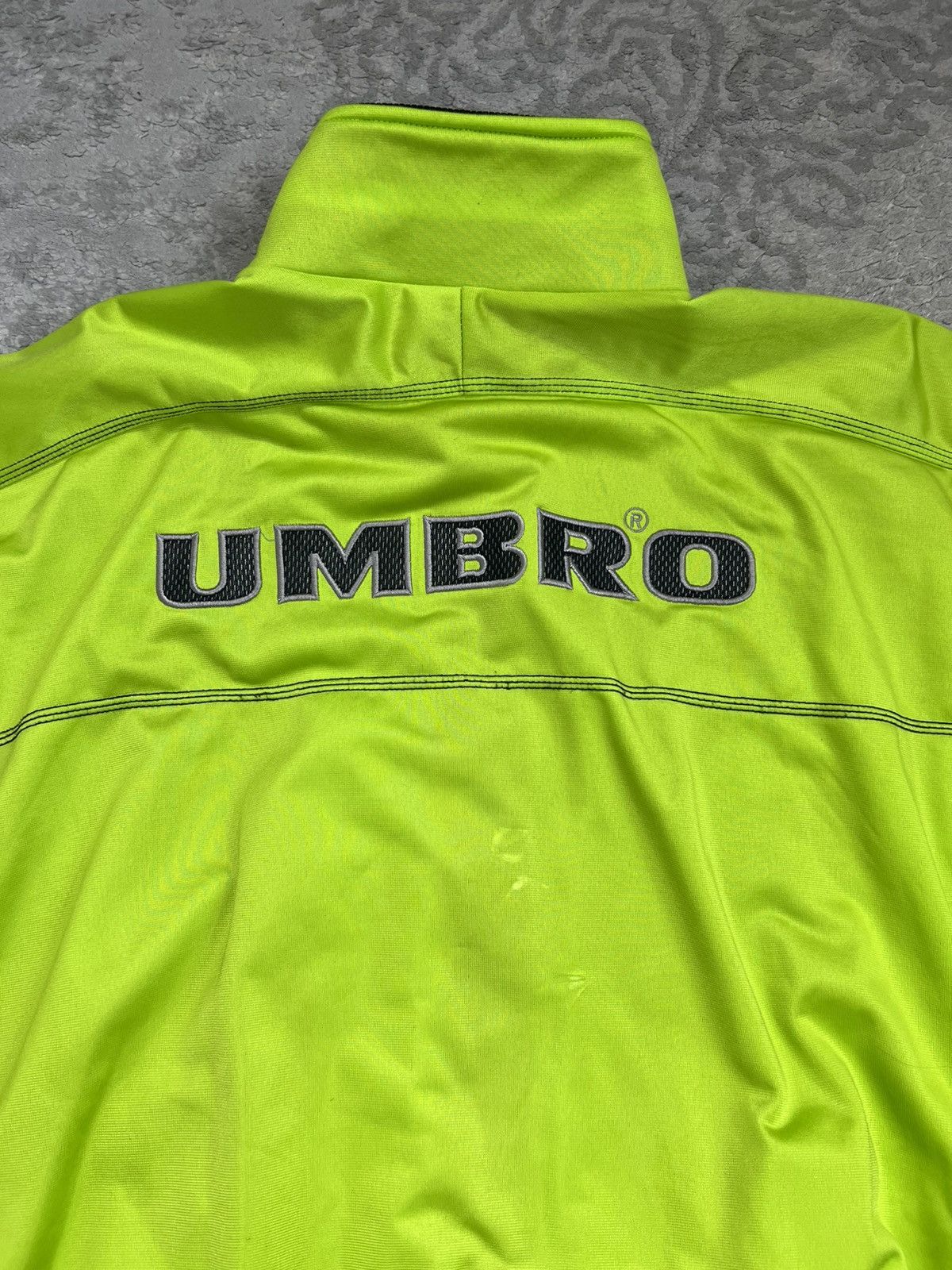 Umbro Umbro Celtic FC 1998 Track Jacket Vintage Zipped Football Size US XL / EU 56 / 4 - 2 Thumbnail