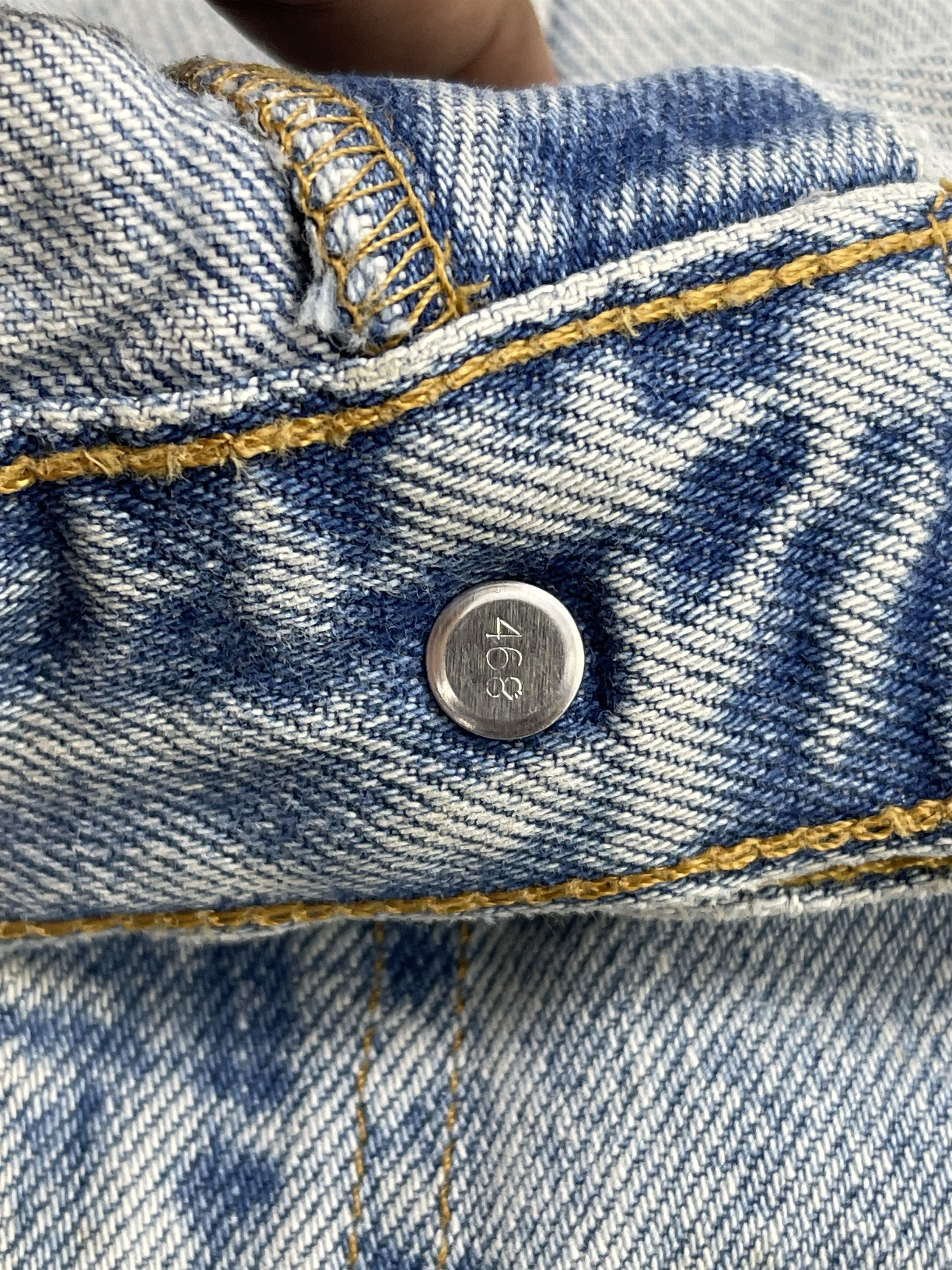 Levi's 90s Vintage Levis Relaxed Light Washed Dirty Jeans DP2581 Size US 36 / EU 52 - 12 Thumbnail