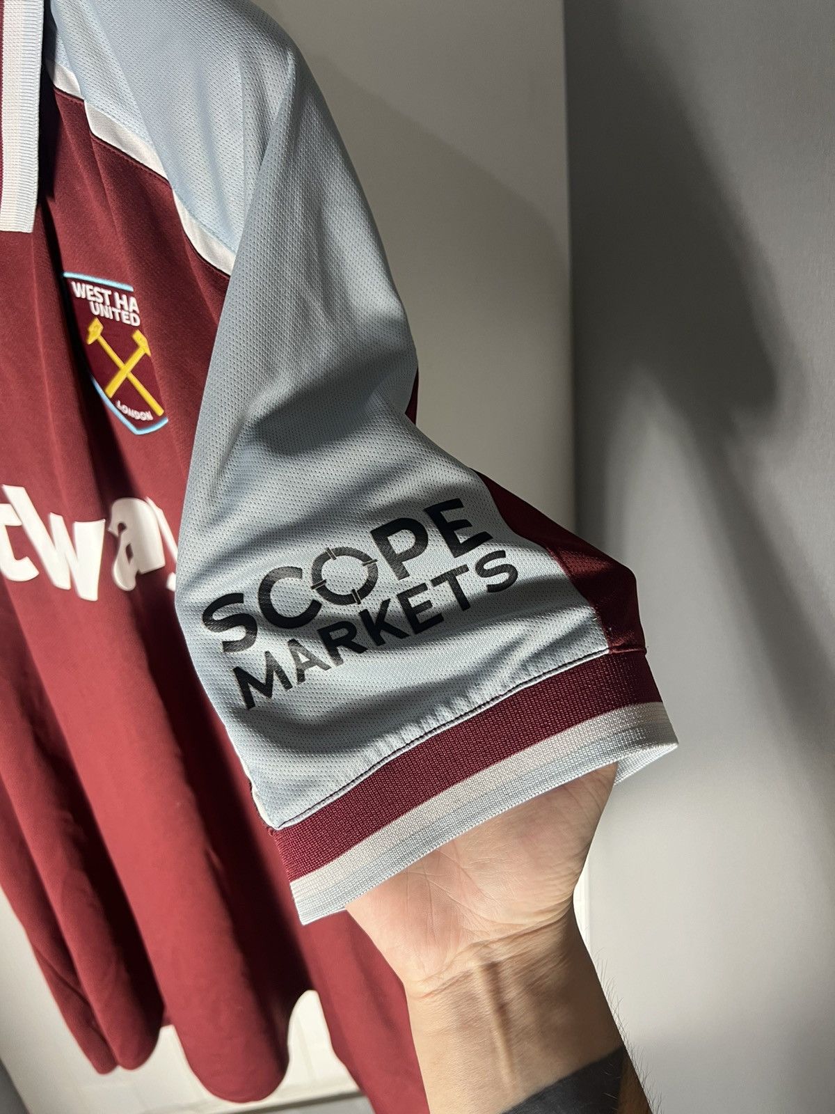 Vintage VERY RARE UMBRO FC WEST HAM UNITED ENGLAND SOCCER JERSEY 90s Size US XXL / EU 58 / 5 - 5 Thumbnail
