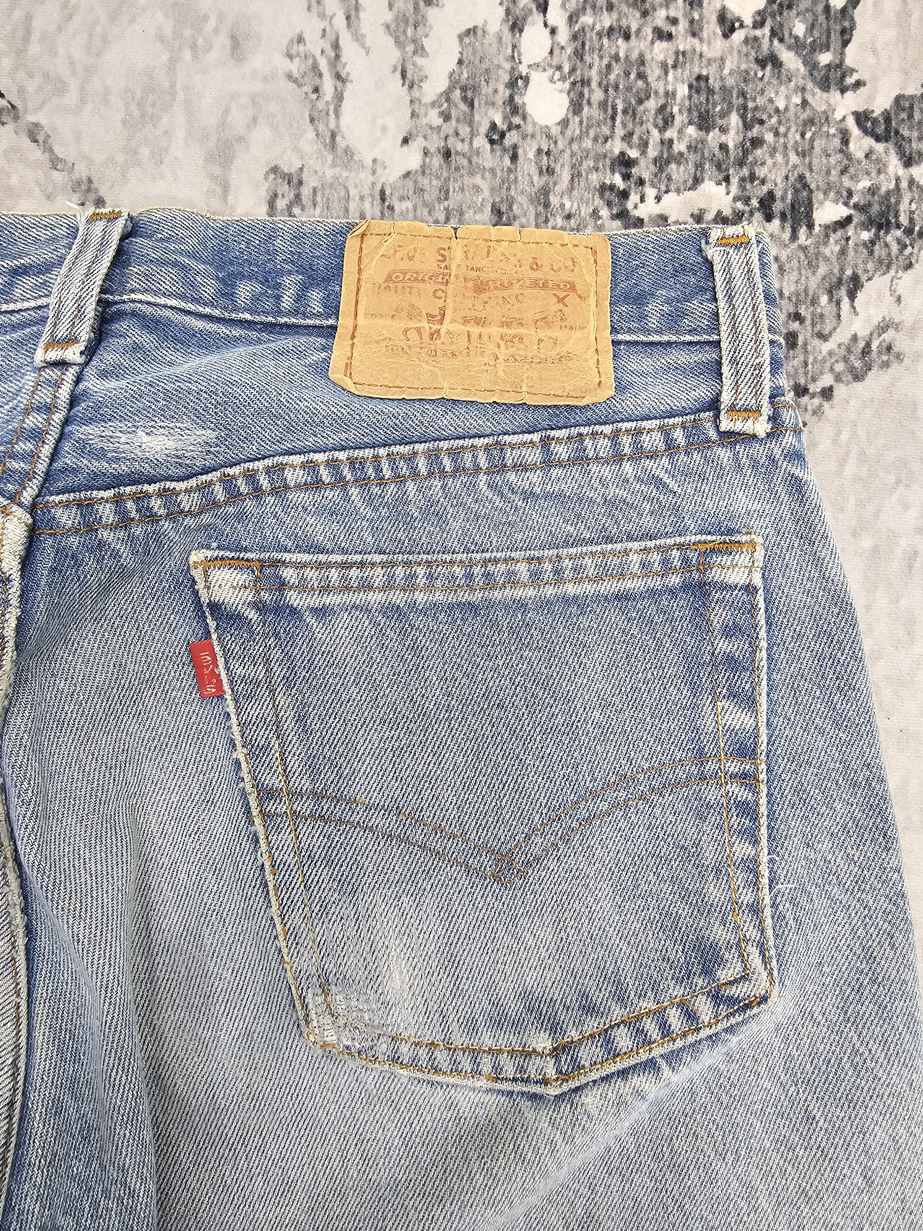 Levi's Vintage Clothing Vintage 90's LEVIS 501 Sun Faded Stain Blue Jeans L0576 Size US 29 - 9 Thumbnail