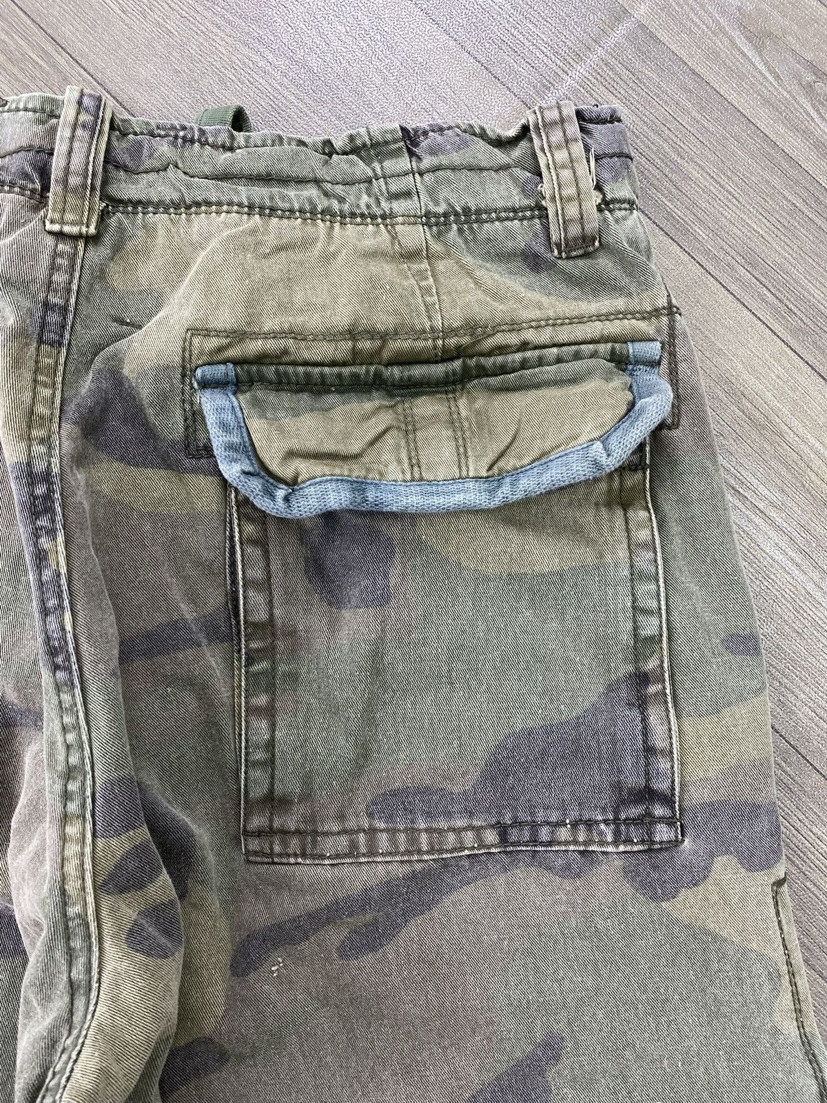 If Six Was Nine Vintage Abercrombie and Fitch 3D Bondage Military Camo Cargo Size US 34 / EU 50 - 12 Thumbnail