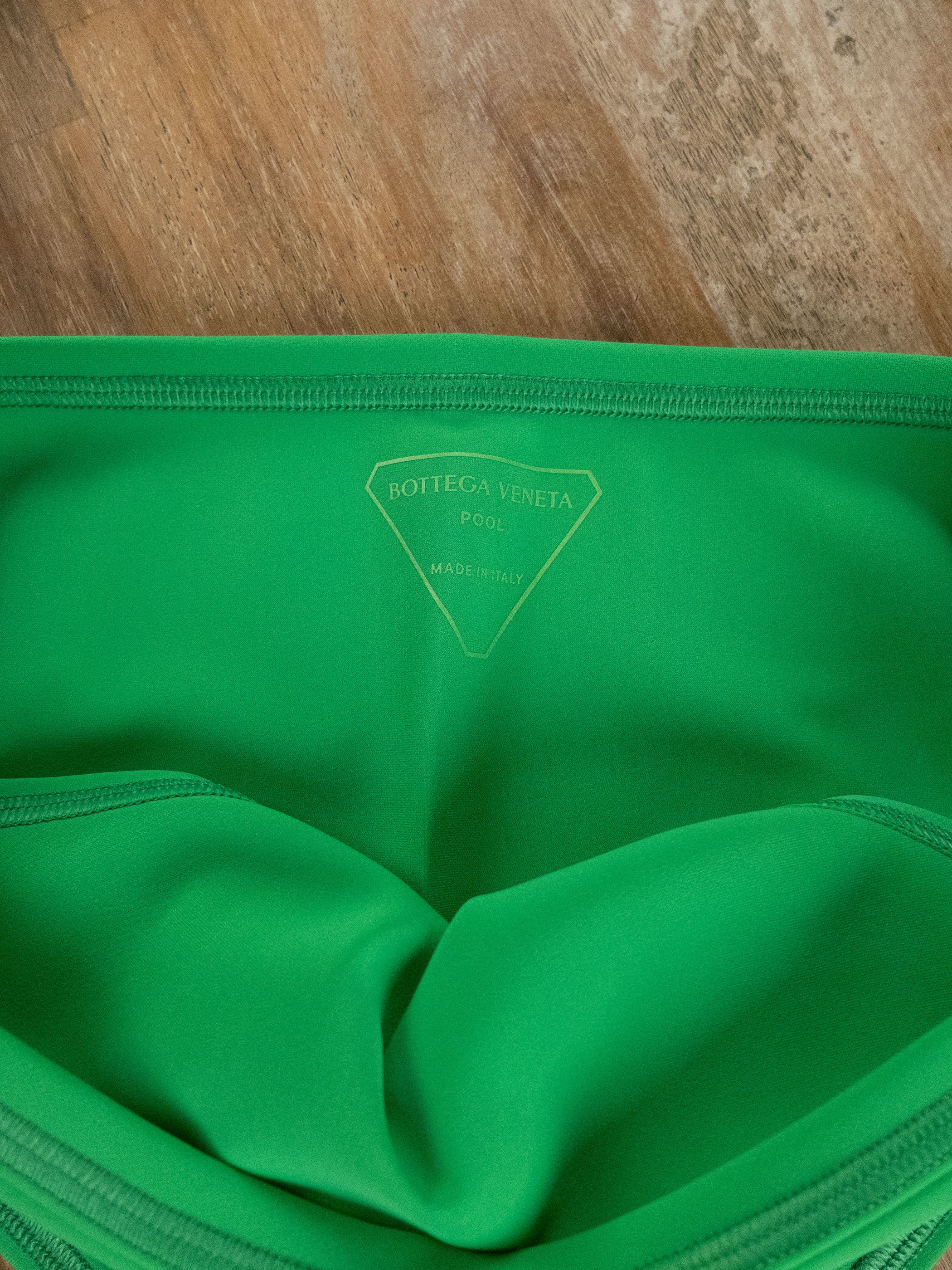 Bottega Veneta BOTTEGA VENETA green two piece one shoulder bikini swimsuit Size 28" / US 6 / IT 42 - 6 Thumbnail