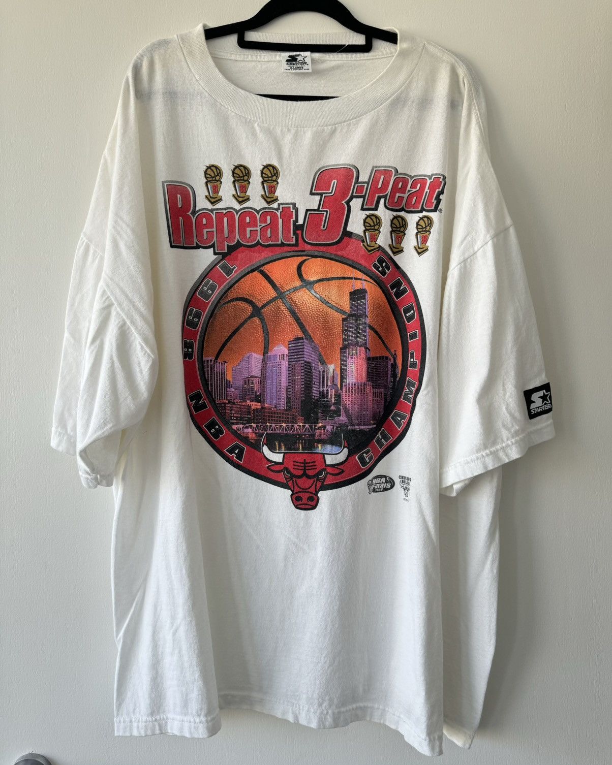Vintage 1998 Chicago Bulls Repeat 3 Peat Tee White