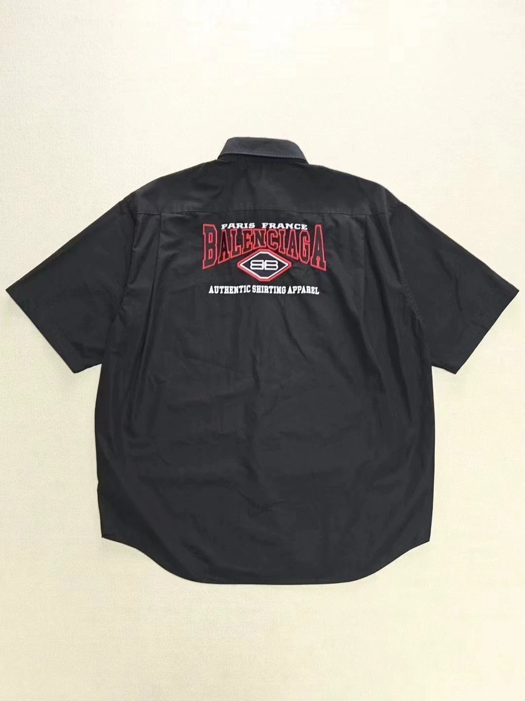 Balenciaga Balenciaga black and red embroidered Batman vintage short sleeved shirt Size US XS / EU 42 / 0 - 1 Thumbnail