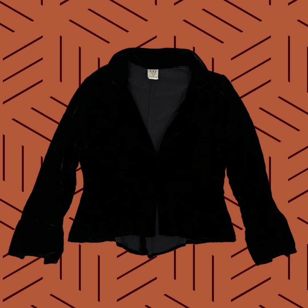 Velvet VINTAGE Ulf Andersson Blouse Womens L Black Velvet Silk Blend Flare Witch Whimsigoth VTG Size L / US 10 / IT 46 - 1 Thumbnail