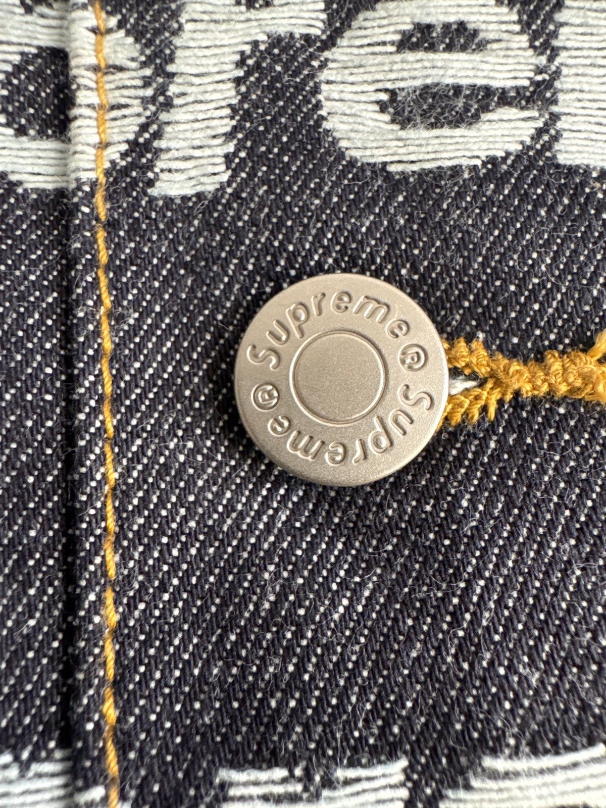 Supreme Supreme denim jacket logo Size US M / EU 48-50 / 2 - 5 Thumbnail