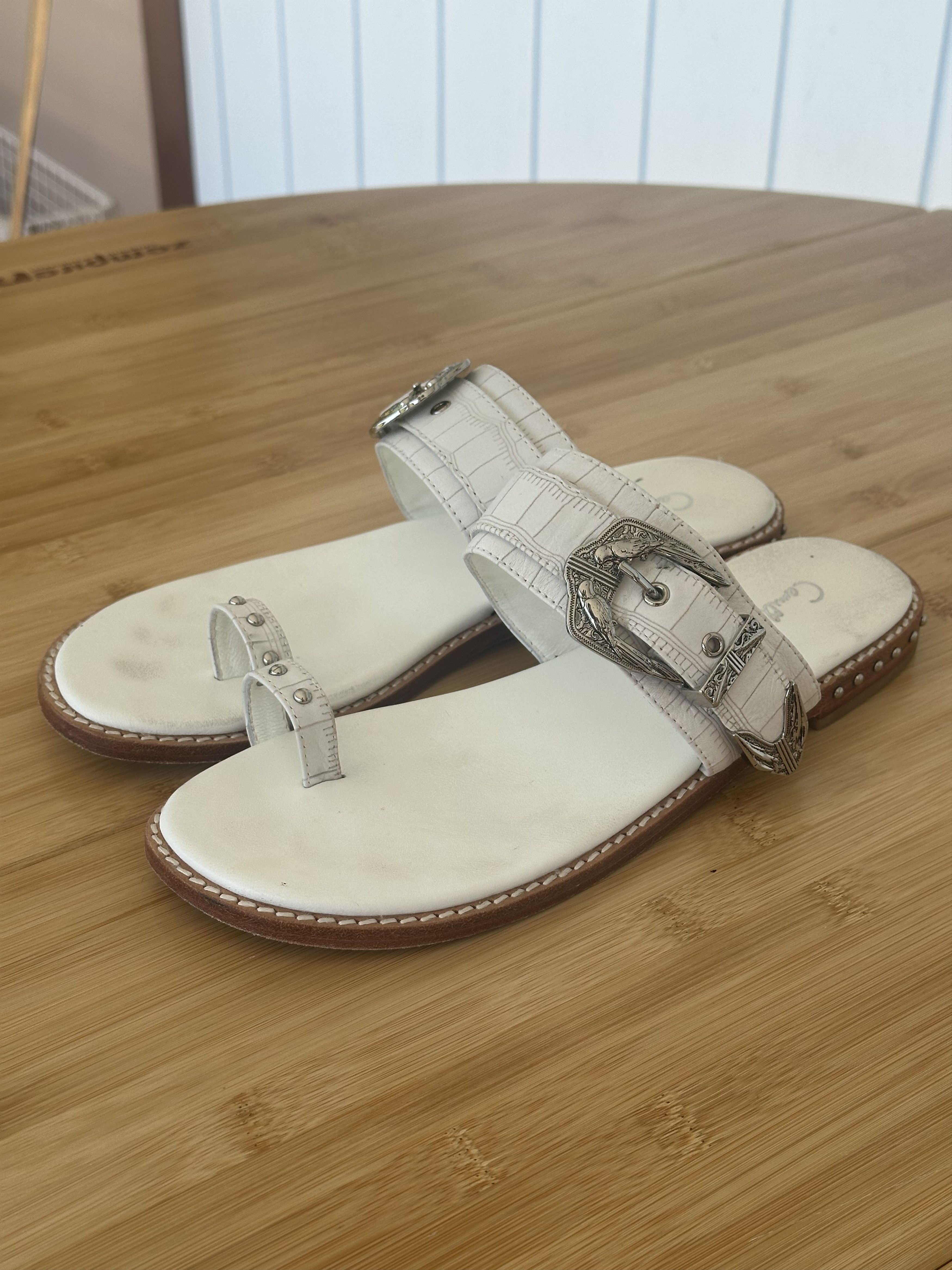 CAMILLA Camilla BIRD BUCKLE TOE LOOP SLIDE SOLID WHITE Size US 8 / IT 38 - 4 Thumbnail