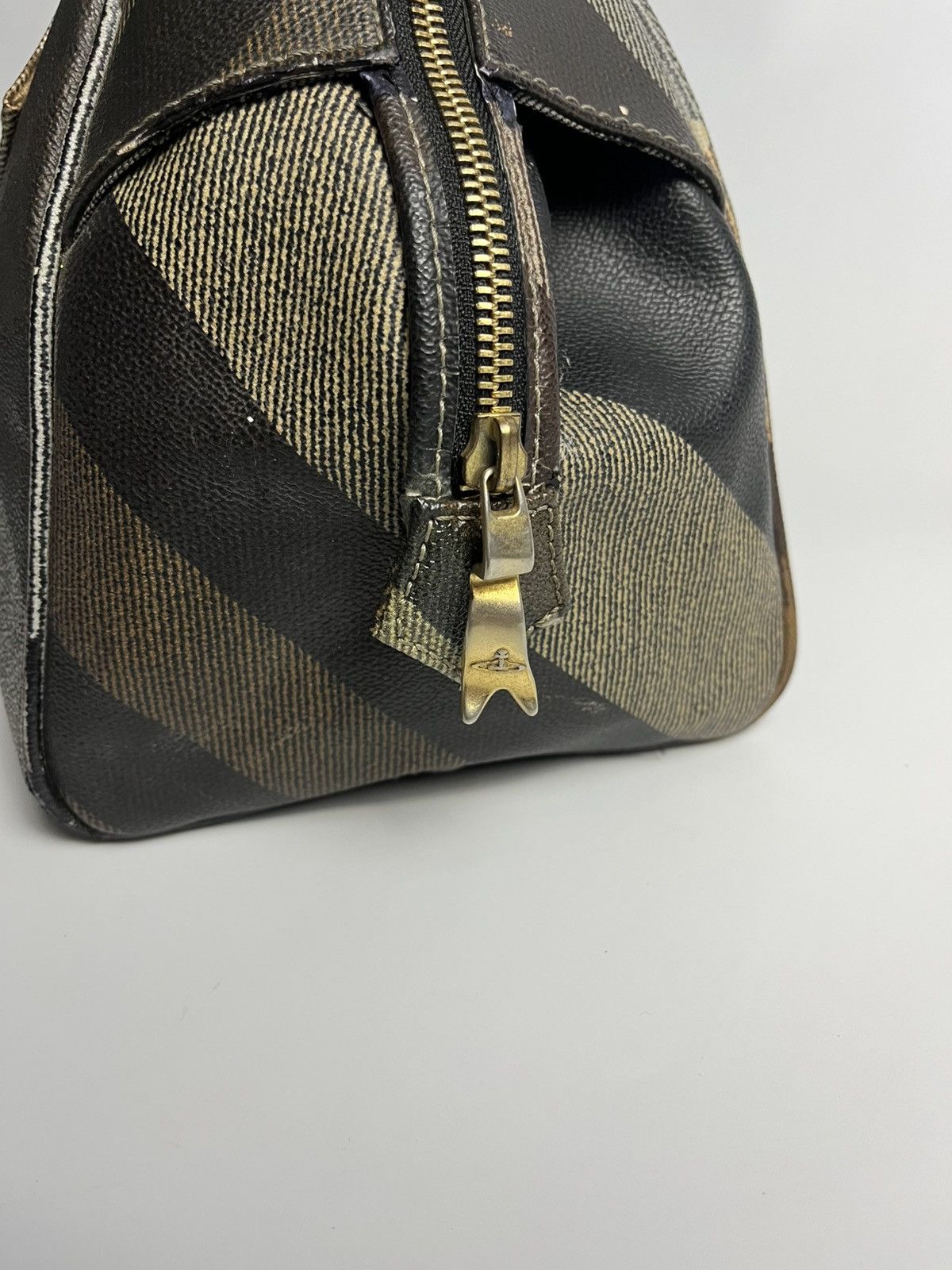 Vivienne Westwood Vivienne Westwood Derby Vinyl Leather Hamd Bag Size ONE SIZE - 7 Thumbnail
