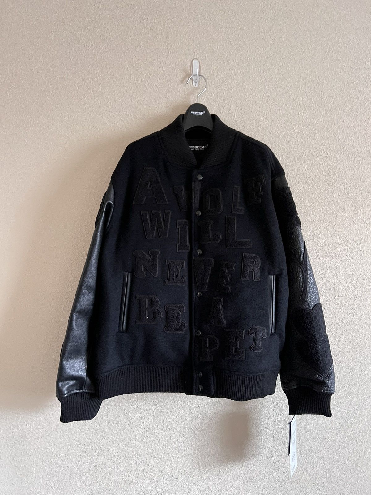 Undercover Undercover A Wolf Will Never Be A Pet Varsity Jacket Black Size US XL / EU 56 / 4 - 1 Thumbnail