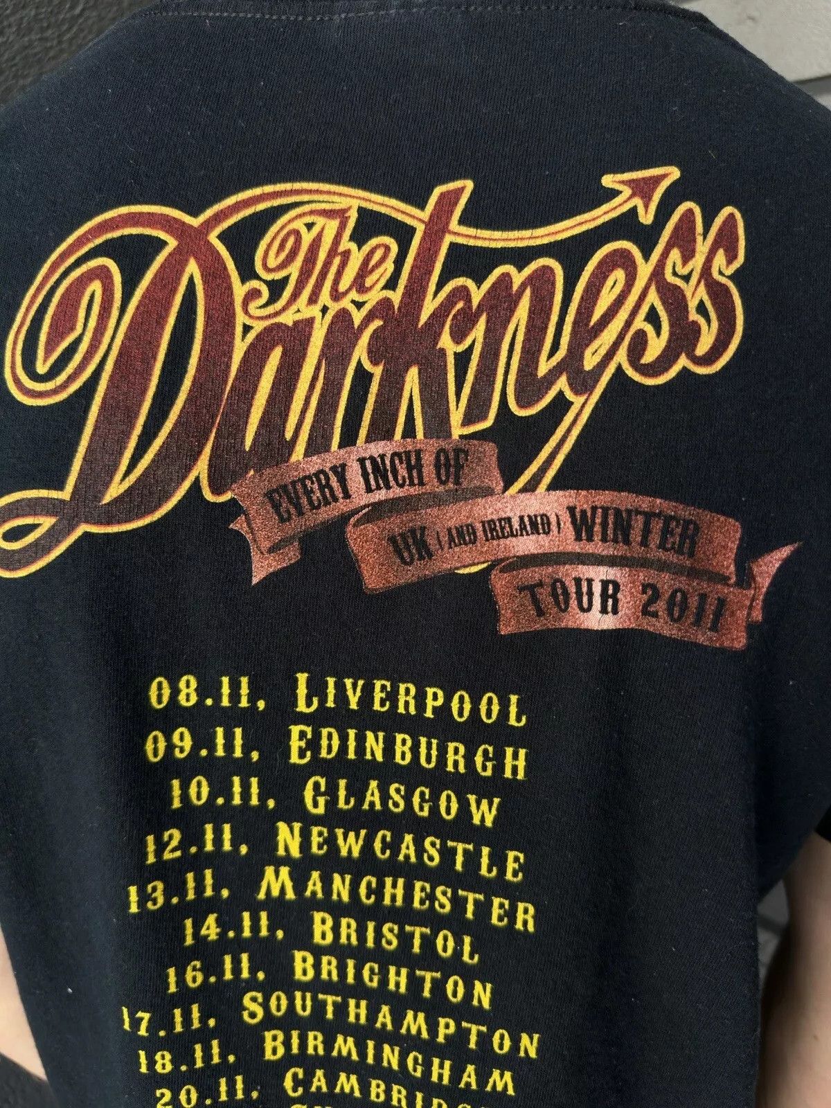 Gildan The Darkness Tour 2011 Shirt Tee Band Rock Metall Size US M / EU 48-50 / 2 - 3 Thumbnail