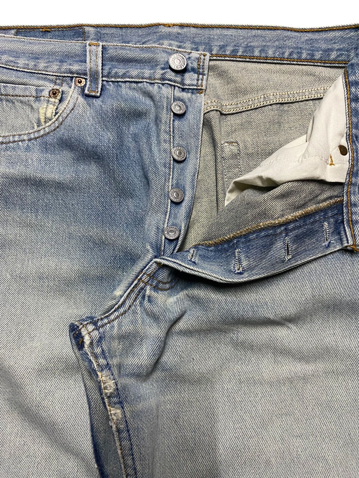 Levi's Vintage Clothing Vintage Levis 501 90’s Faded Light Wash Loose Jeans Size US 31 - 7 Thumbnail