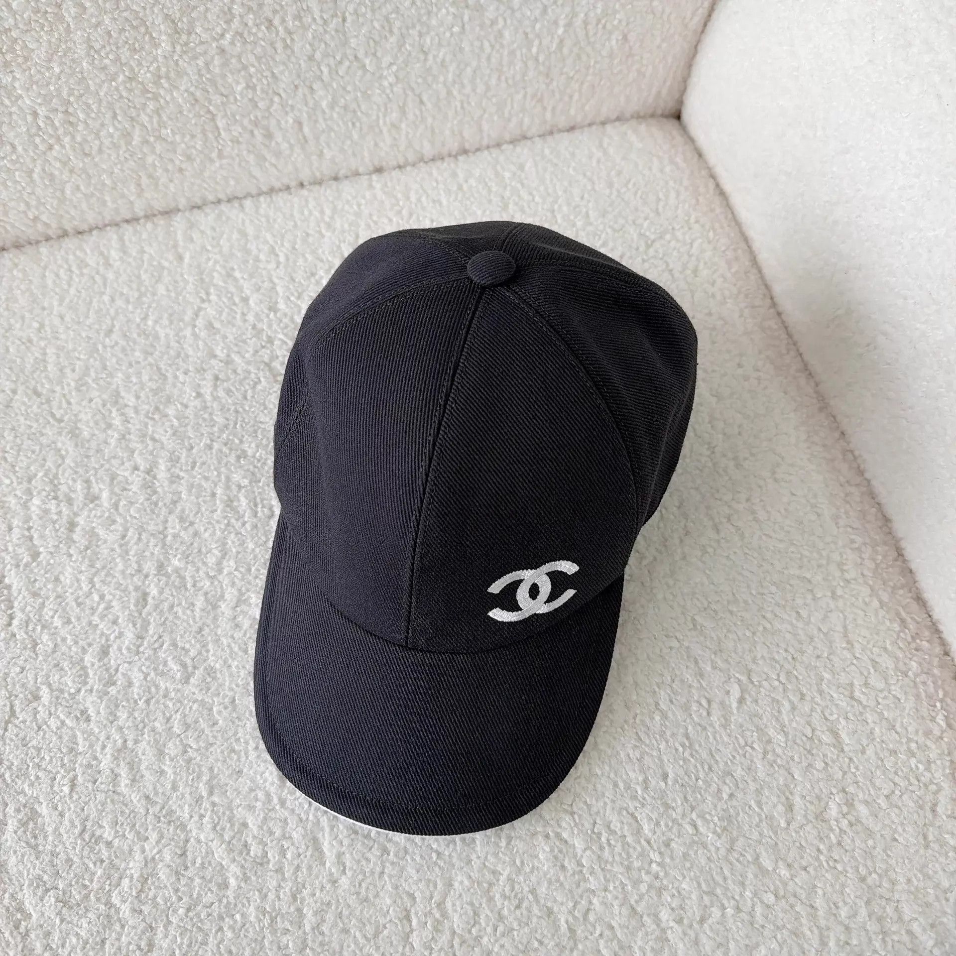 Chanel Chanel 25P Black Embroidered Logo Cap Size ONE SIZE - 5 Thumbnail