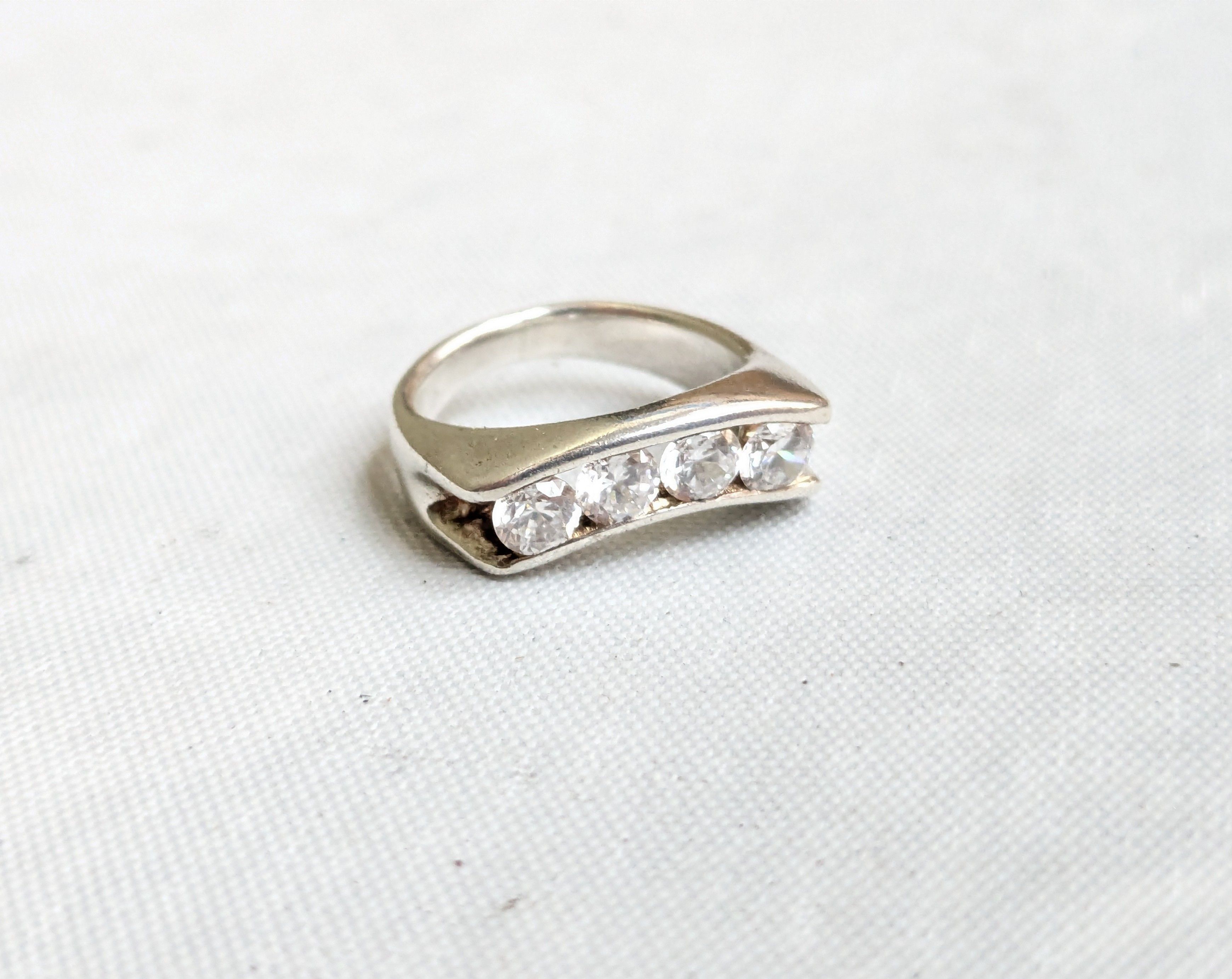 Sterling Silver Ring CZ Channel Size 5 Clear